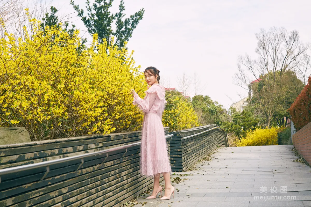 [奈丝] NO.039 露露 - 人比花娇1