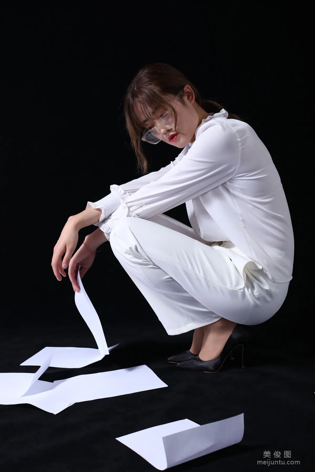 [Naisi] NO.126 Ke Le - Mature Woman Suit, Stockings in Pants photo 20