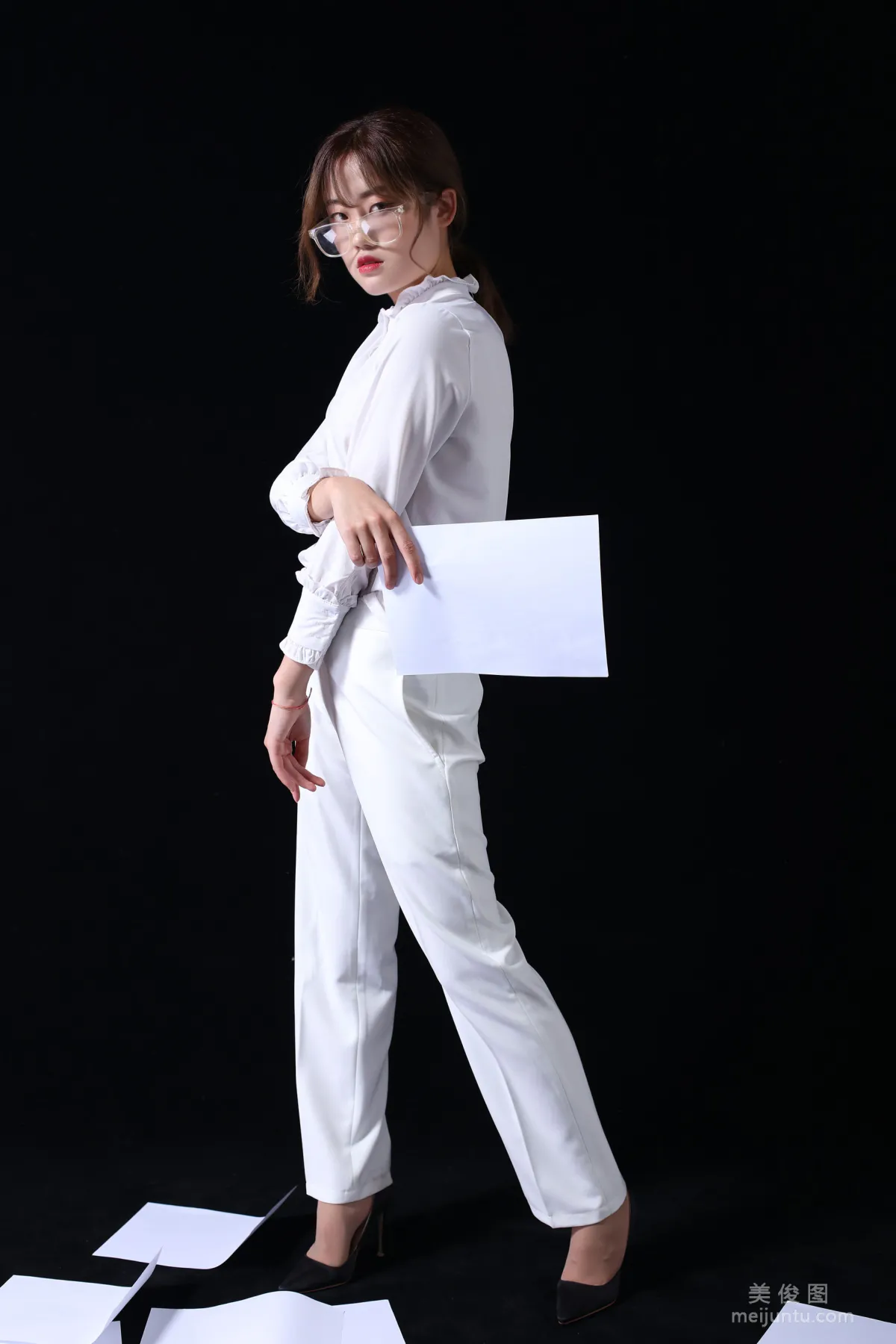 [Naisi] NO.126 Ke Le - Mature Woman Suit, Stockings in Pants photo 14