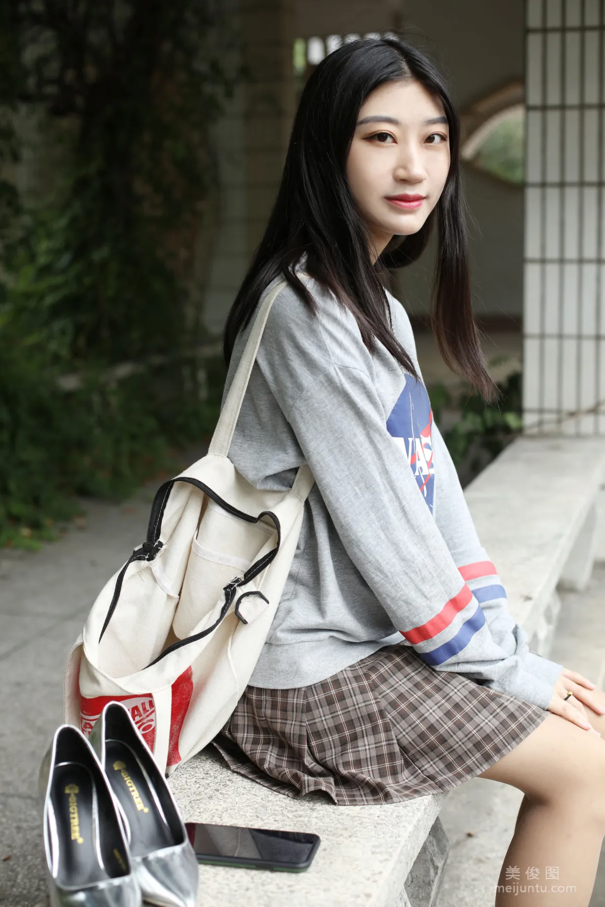 [奈丝] NO.147 翼宁 - 长腿石凳上的软妹21
