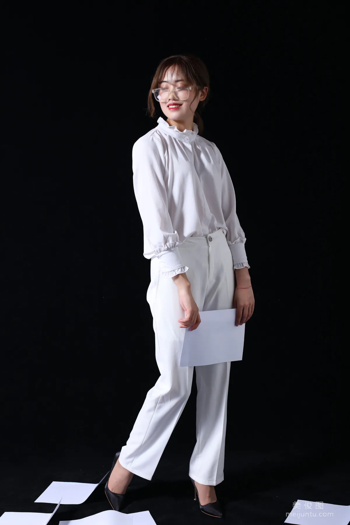 [Naisi] NO.126 Ke Le - Mature Woman Suit, Stockings in Pants photo 13