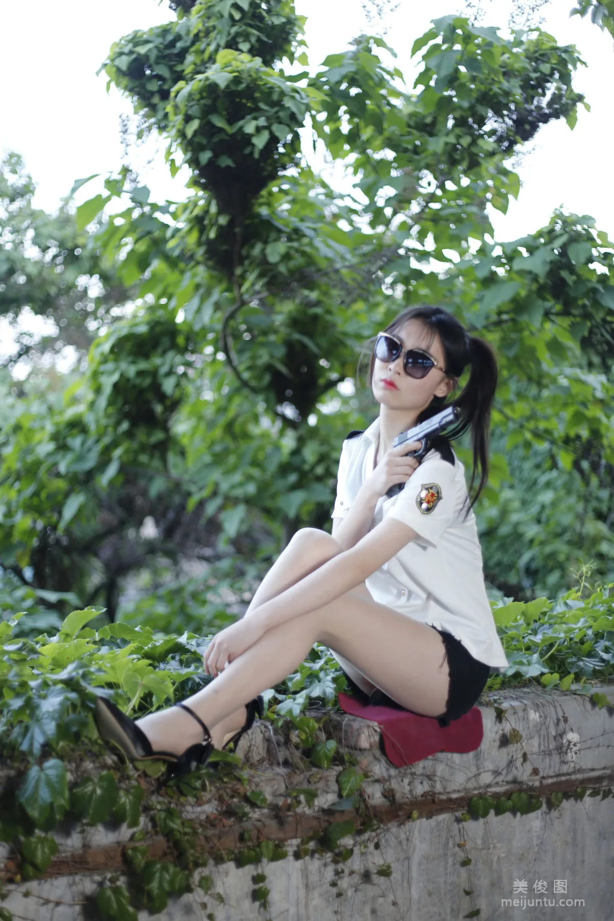[Naisi] NO.123 Xiao Xian - Why Not Wear Shoes Properly photo 25