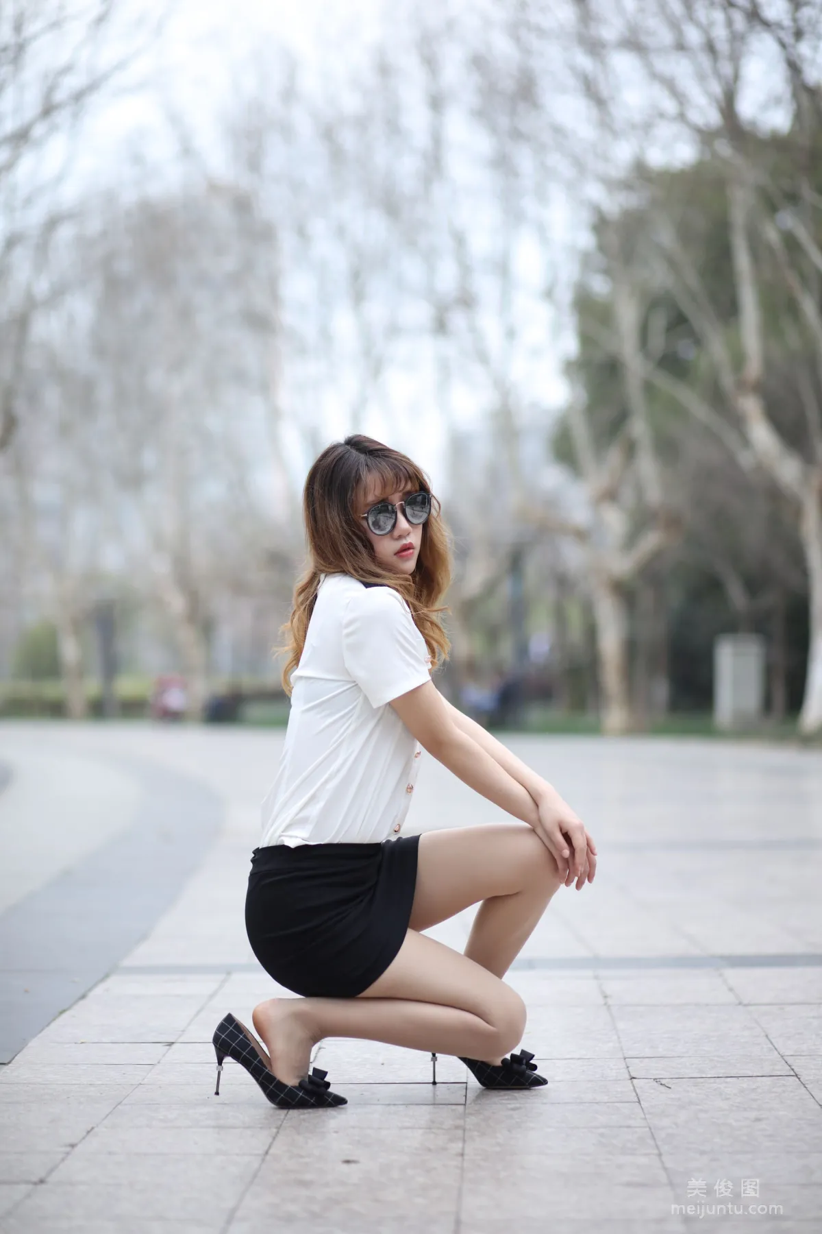 [Naisi] NO.116 Gao Gao - Uniform and Silk Stockings in the Park photo 29