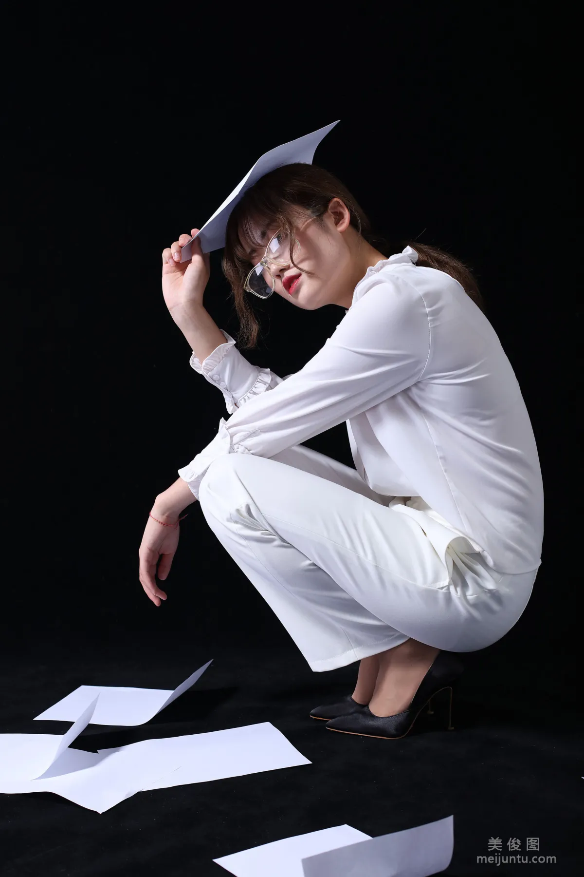 [Naisi] NO.126 Ke Le - Mature Woman Suit, Stockings in Pants photo 21