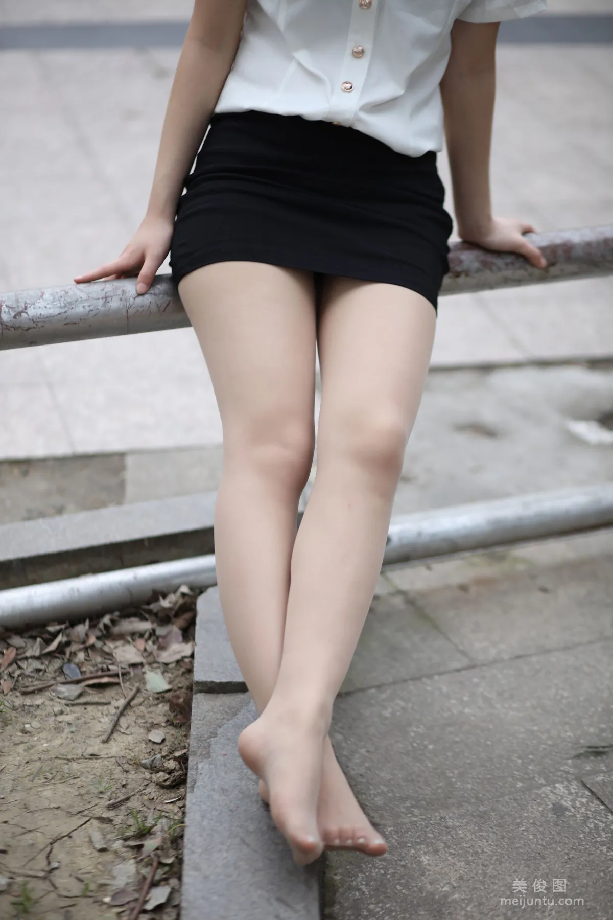 [Naisi] NO.116 Gao Gao - Uniform and Silk Stockings in the Park photo 44