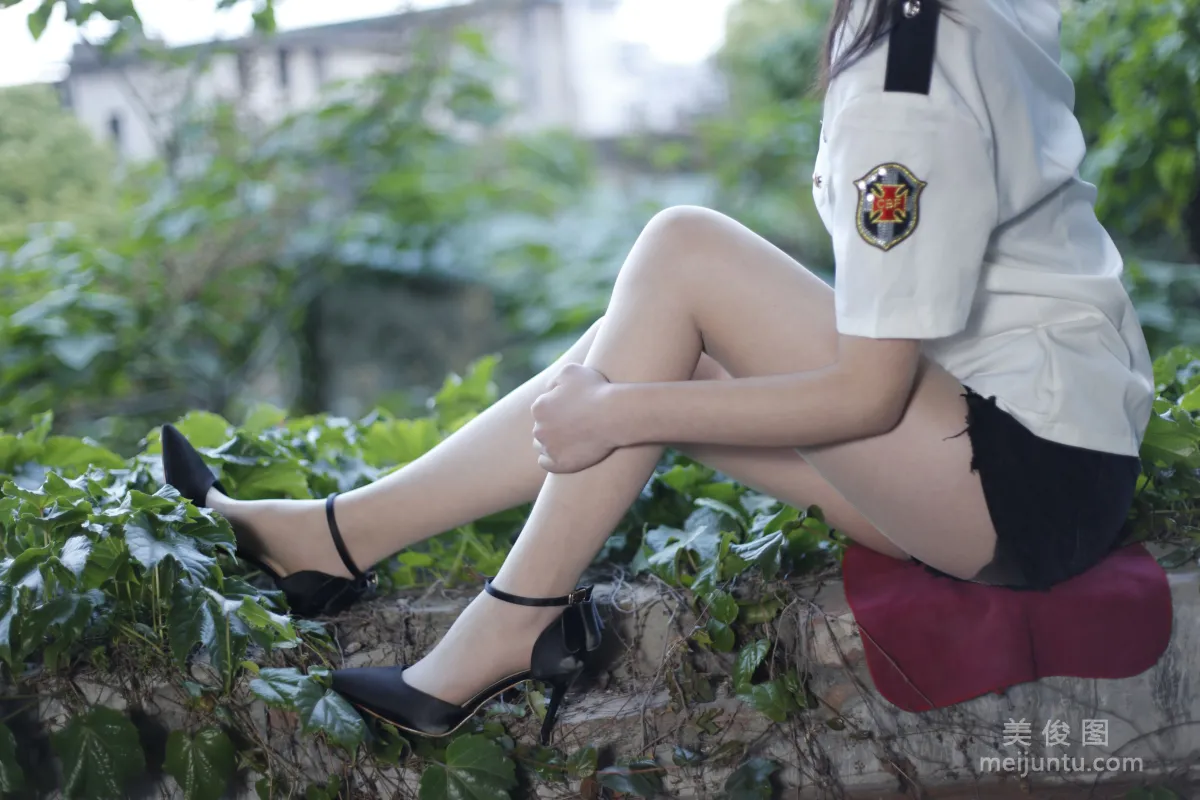 [Naisi] NO.123 Xiao Xian - Why Not Wear Shoes Properly photo 27