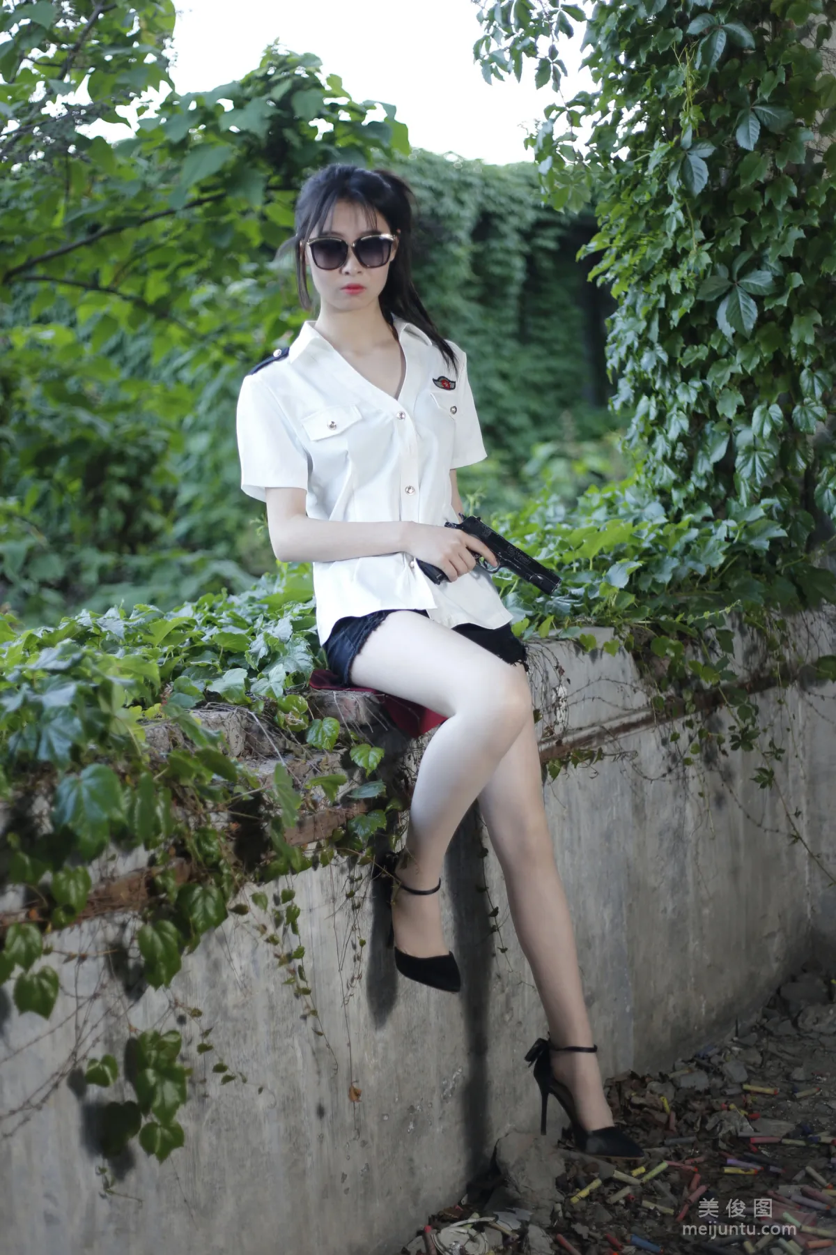 [Naisi] NO.123 Xiao Xian - Why Not Wear Shoes Properly photo 26
