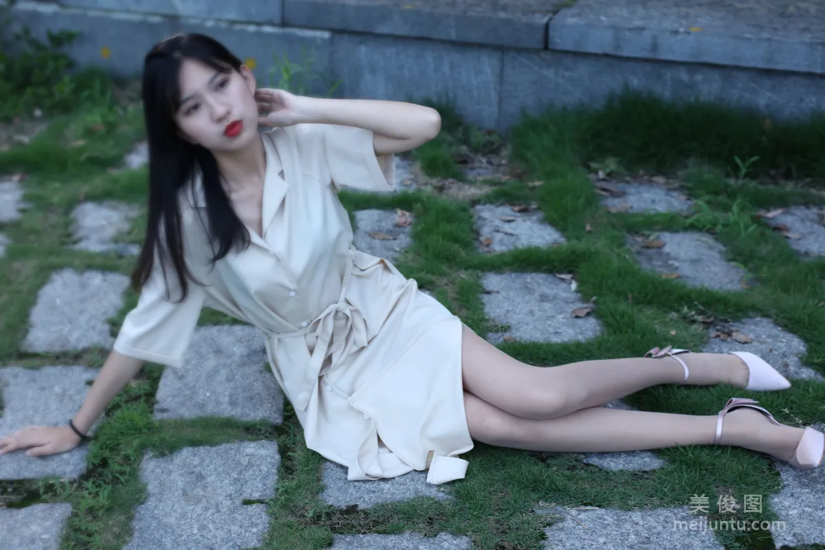 [奈丝] NO.131 小橙子 - 户外躺拍8