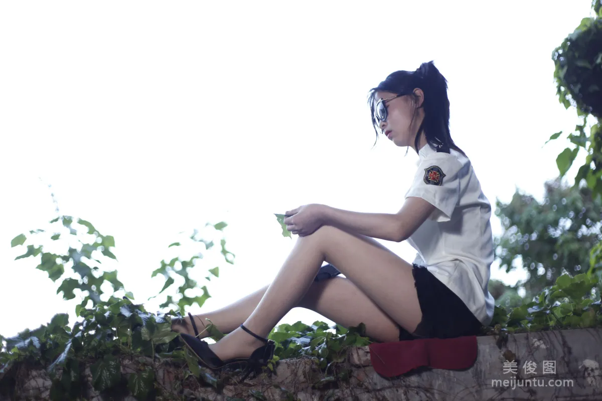 [Naisi] NO.123 Xiao Xian - Why Not Wear Shoes Properly photo 29