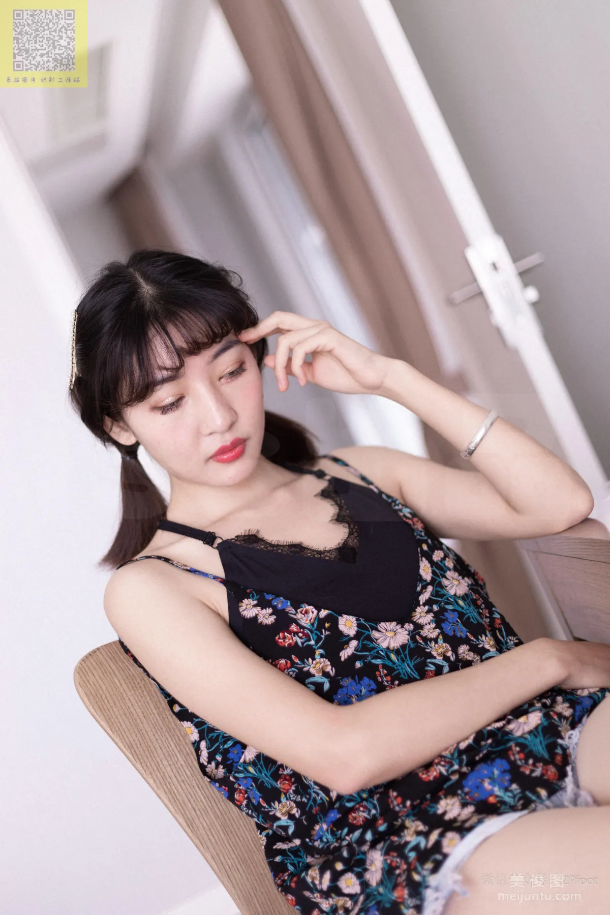 [LSS] NO.084 Xiao Xue's Camisole and Flesh-Colored Stockings Photo Set photo 64