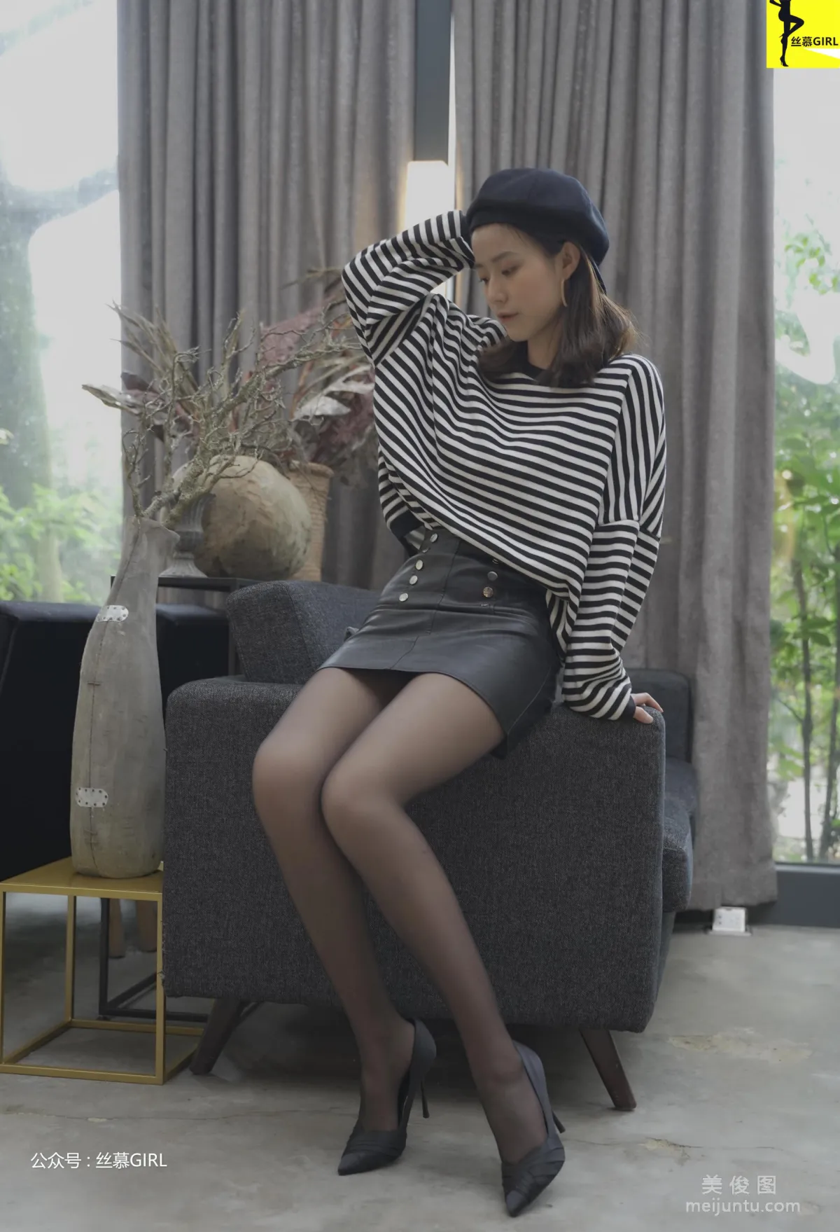 Si Yue: SiMu No. 025 photo 6