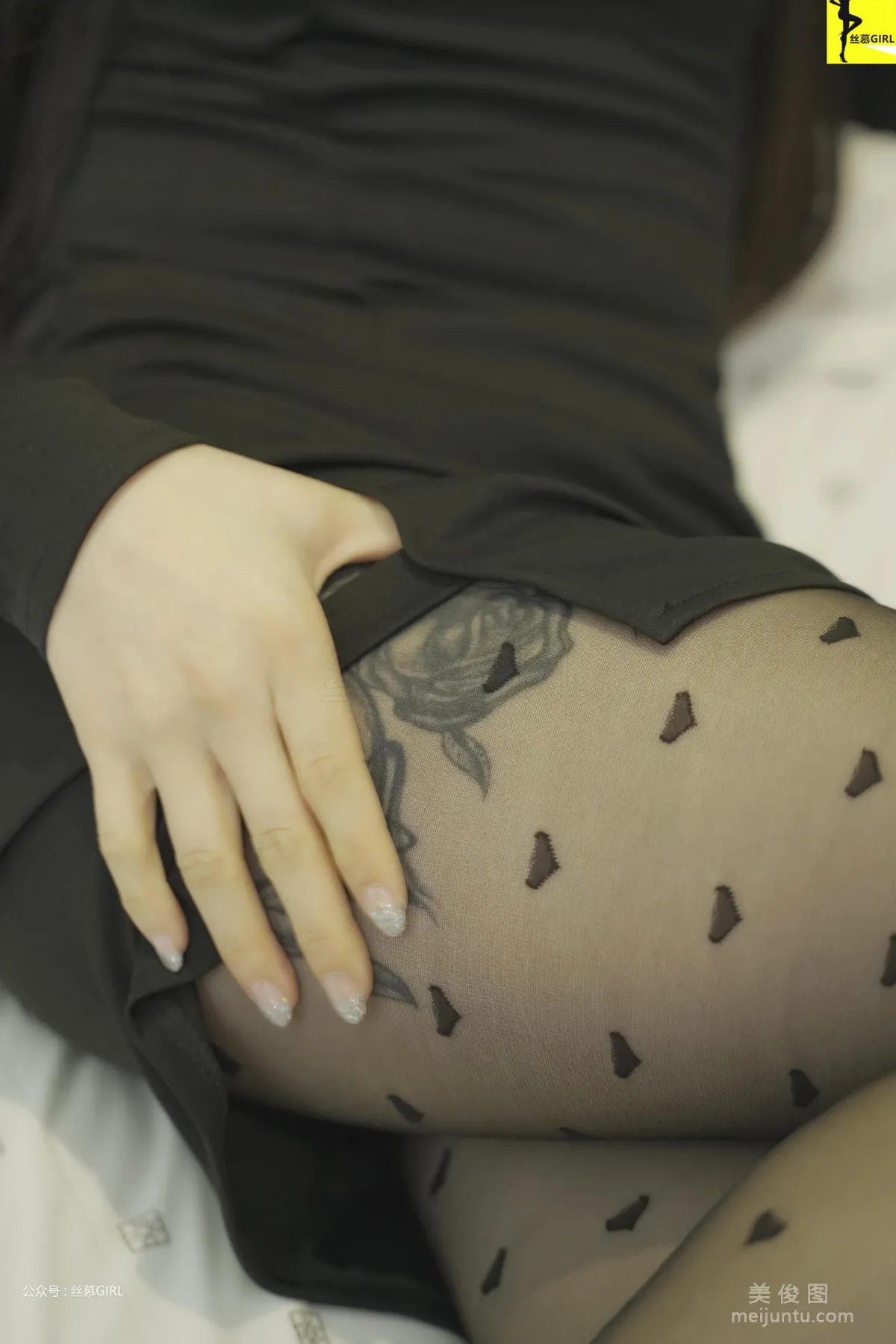 Yi Zhuguan: SiMu No. 039 photo 24
