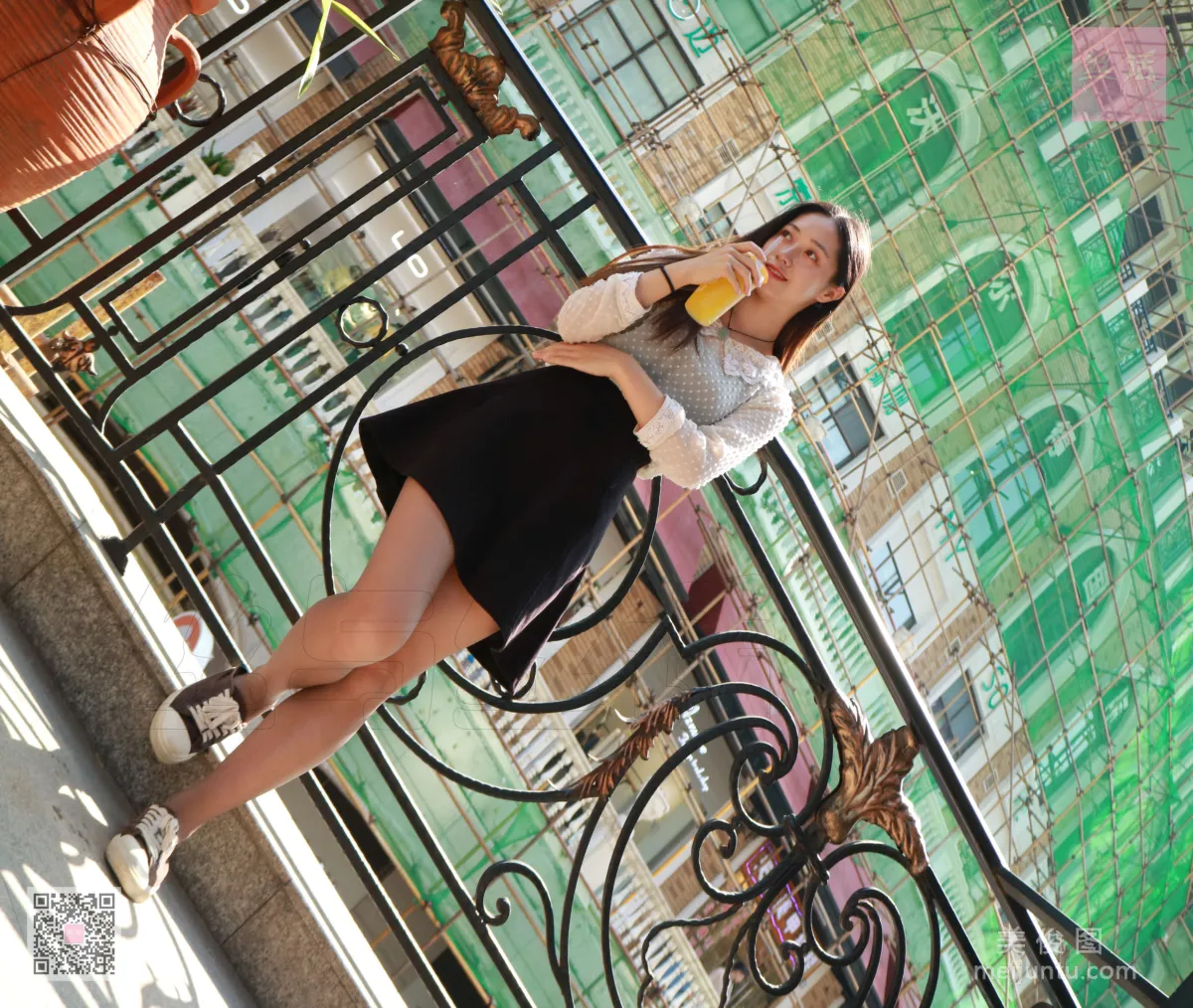 [SiHua] SH002 Jia Xin, Stockings Shoot in the Busy Downtown photo 6