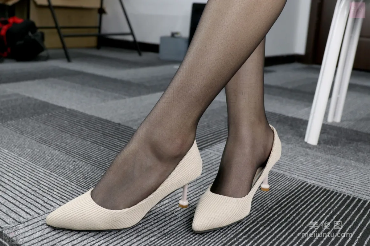[SiHua] SH028 Jun Jie - When Black Stockings Meet a Shy Face photo 6