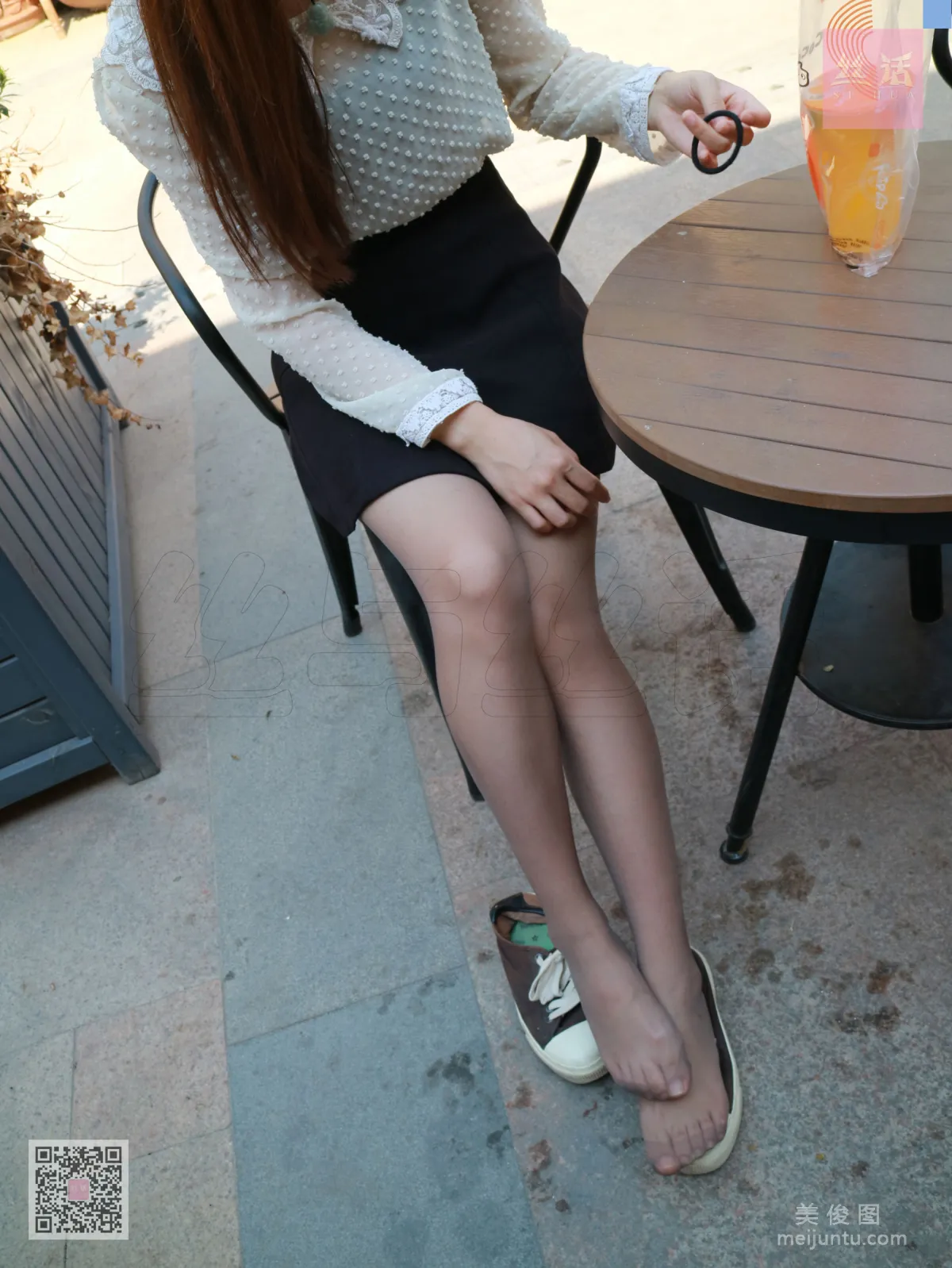 [SiHua] SH002 Jia Xin, Stockings Shoot in the Busy Downtown photo 29