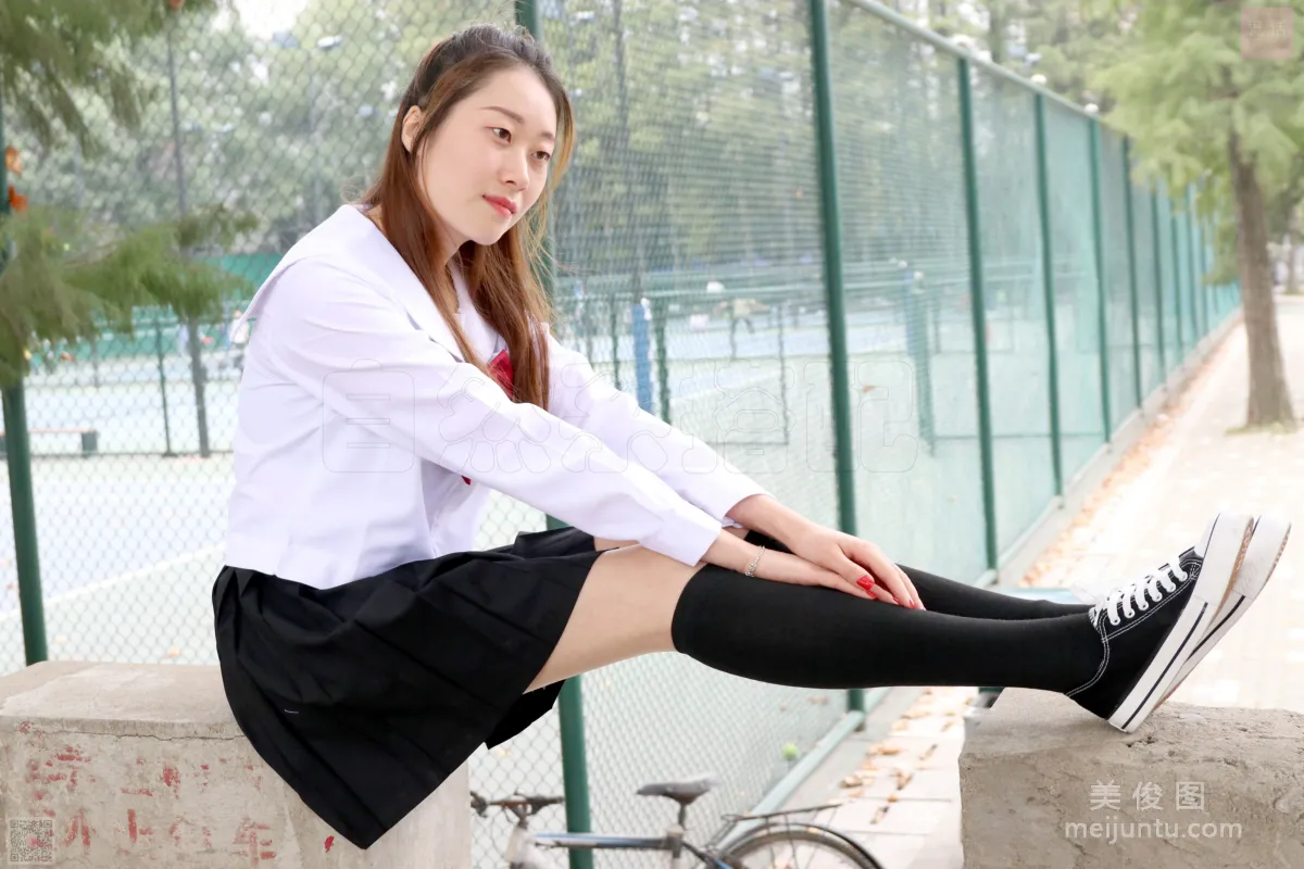 [思話SiHua] SH041 伊一 - JK的第一次嘗試 28