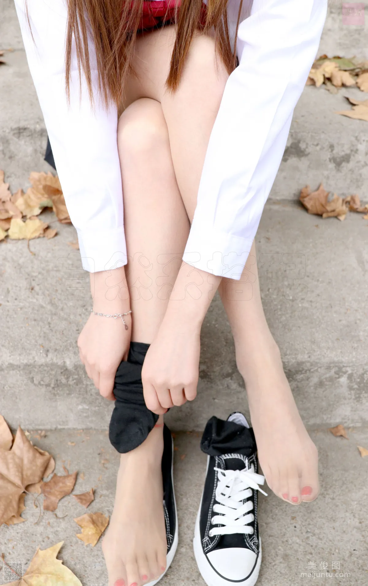 [思話SiHua] SH041 伊一 - JK的第一次嘗試 6