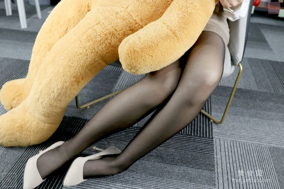 [SiHua] SH028 Jun Jie - When Black Stockings Meet a Shy Face photo 93