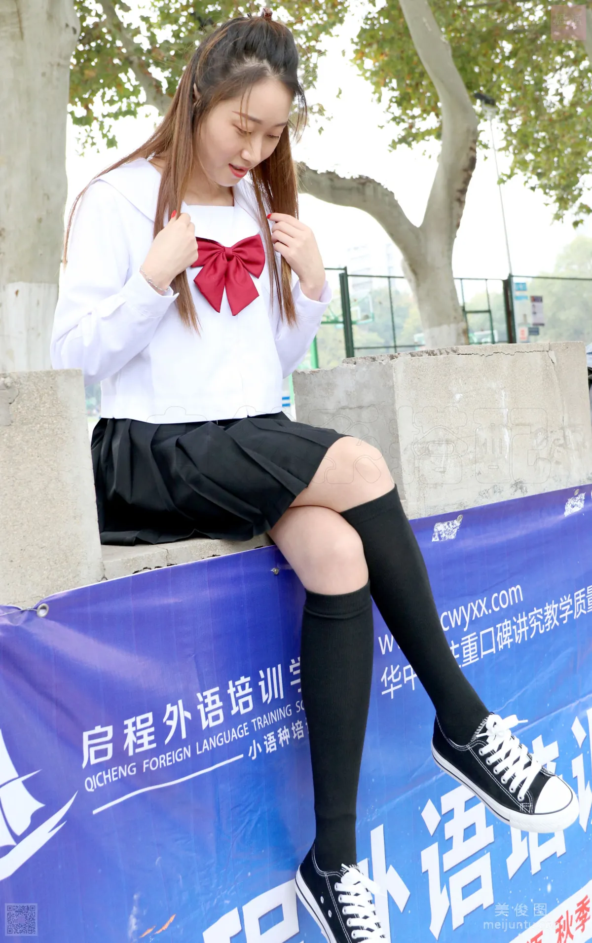 [思話SiHua] SH041 伊一 - JK的第一次嘗試 33