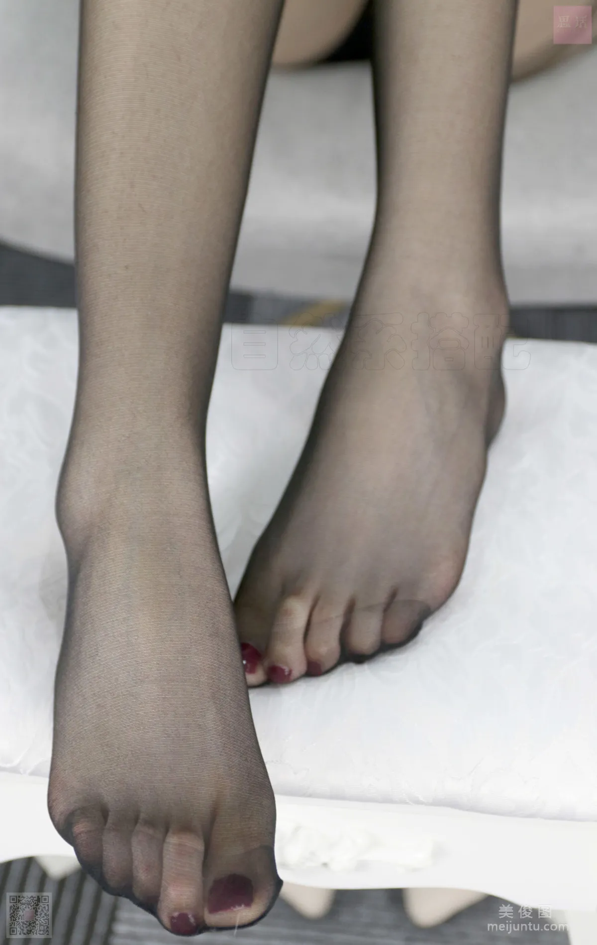 [SiHua] SH028 Jun Jie - When Black Stockings Meet a Shy Face photo 90