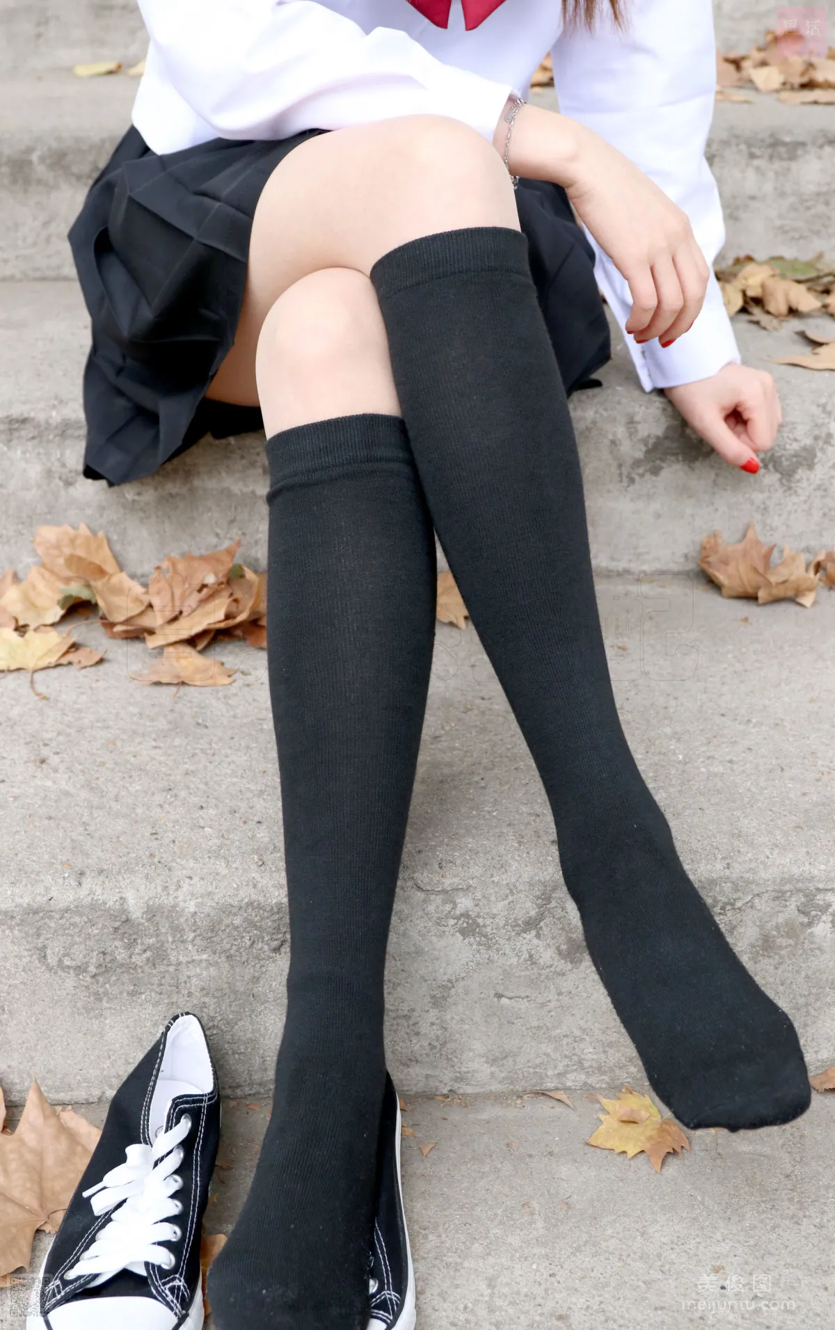 [思話SiHua] SH041 伊一 - JK的第一次嘗試 3
