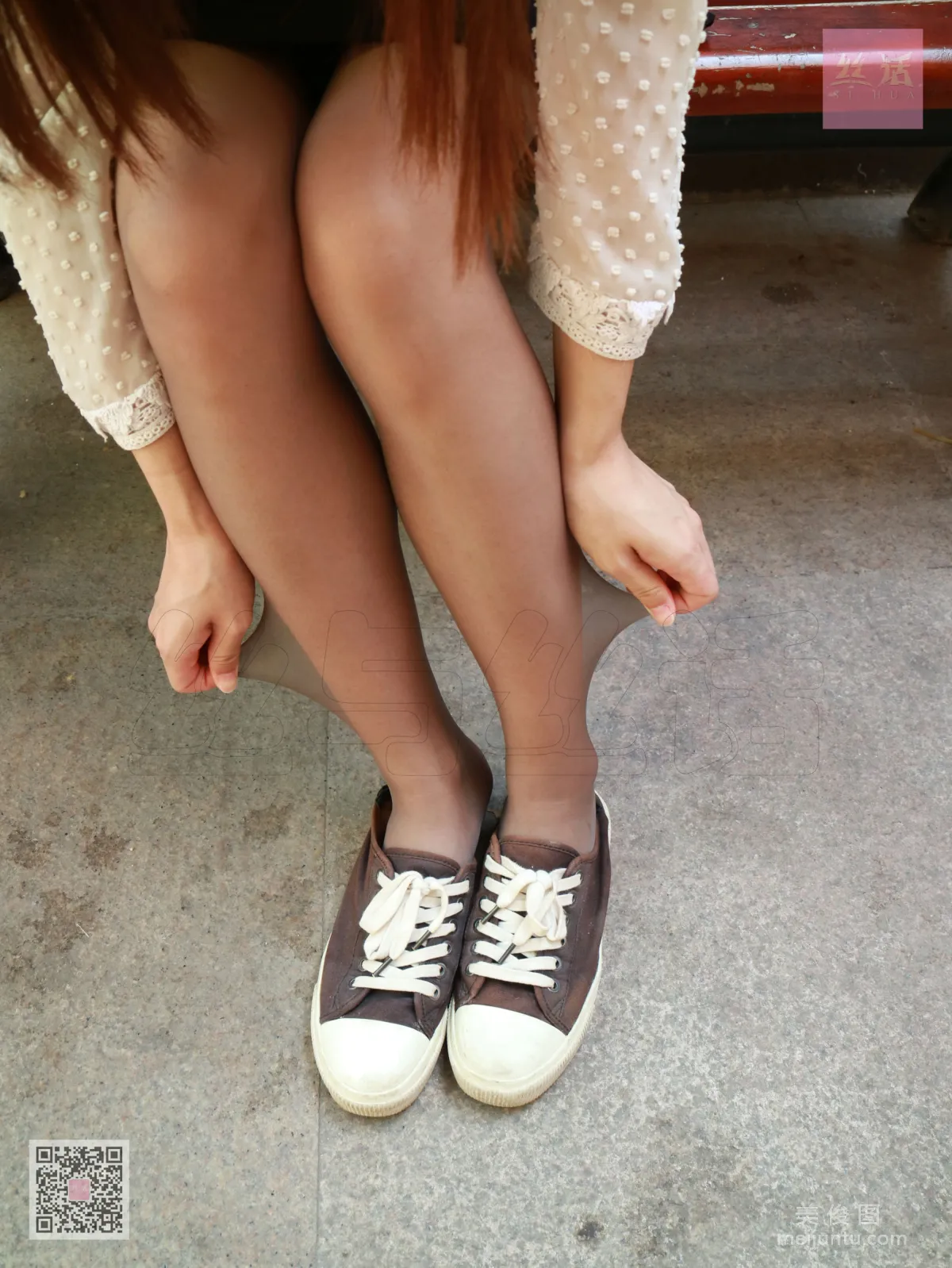 [SiHua] SH002 Jia Xin, Stockings Shoot in the Busy Downtown photo 10