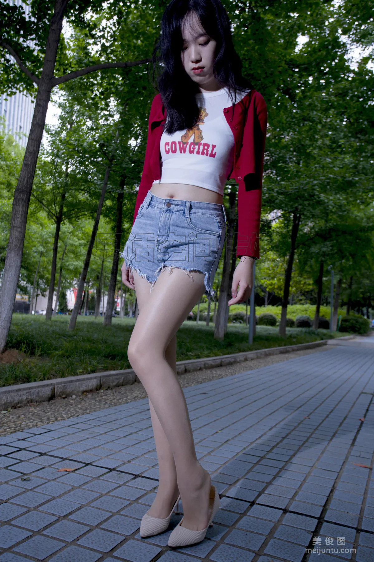 [SiHua] SH129 Zi Qi - Park Long Legs Energetic Girl photo 4