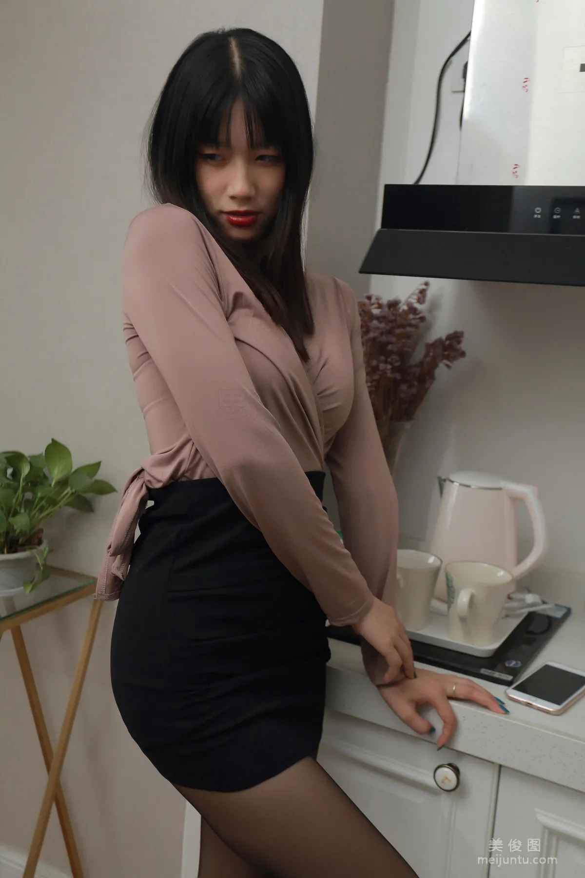 [SiHua] SH140 Shi Shi, Black Stockings Allure photo 4