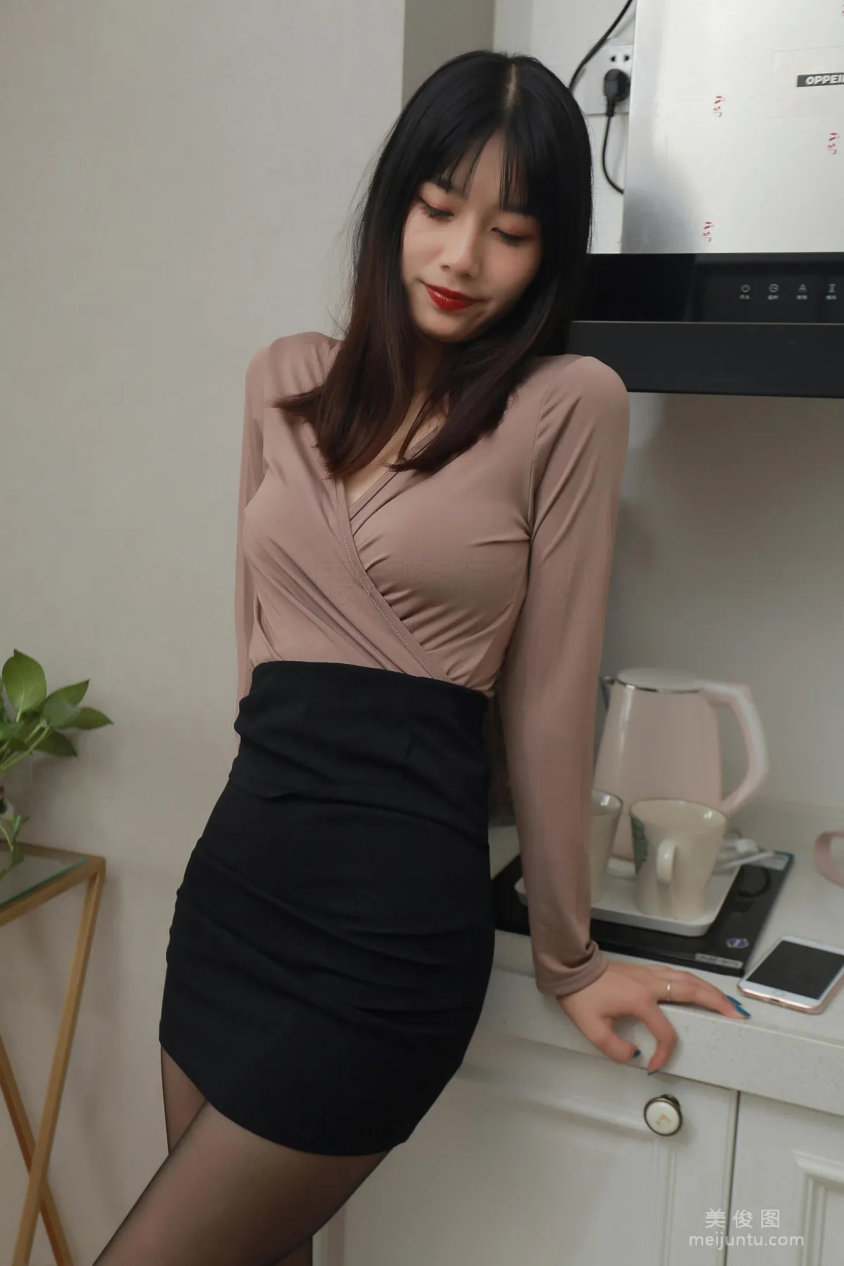 [SiHua] SH140 Shi Shi, Black Stockings Allure photo 6