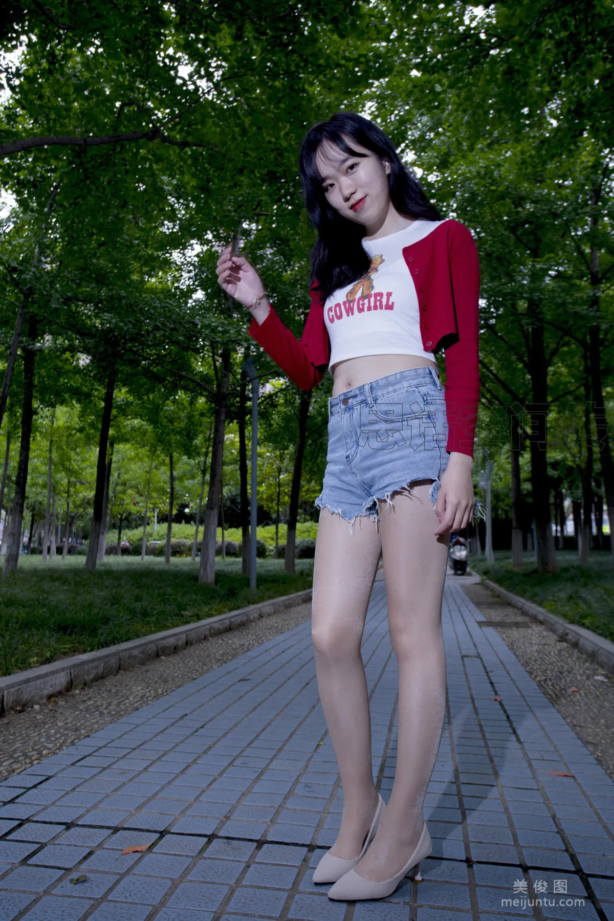 [SiHua] SH129 Zi Qi - Park Long Legs Energetic Girl photo 42