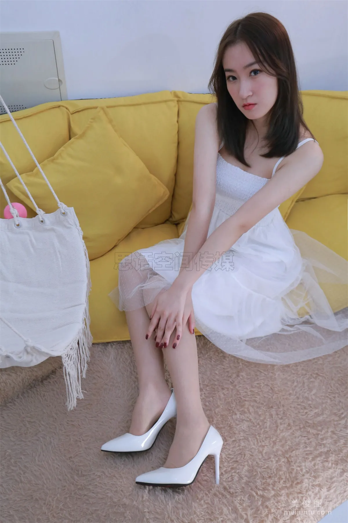 [思话SiHua] SH153  Reya - 小白裙下的美腿3