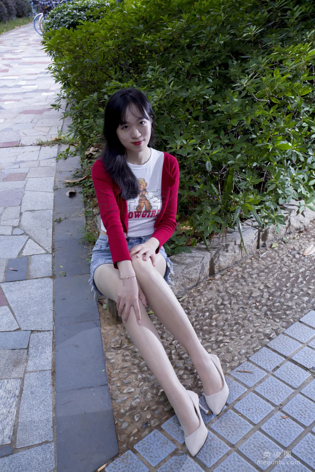 [SiHua] SH129 Zi Qi - Park Long Legs Energetic Girl photo 18