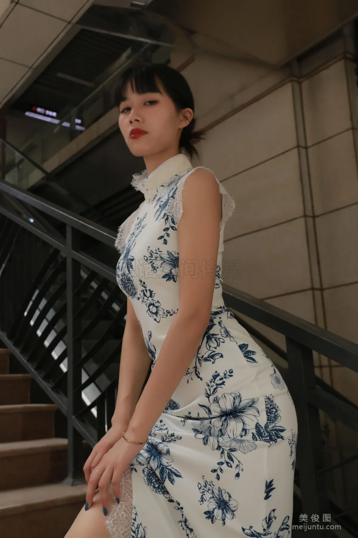 [SiHua] SH187 Shi Shi, Qipao Goddess in Flesh Stockings photo 3