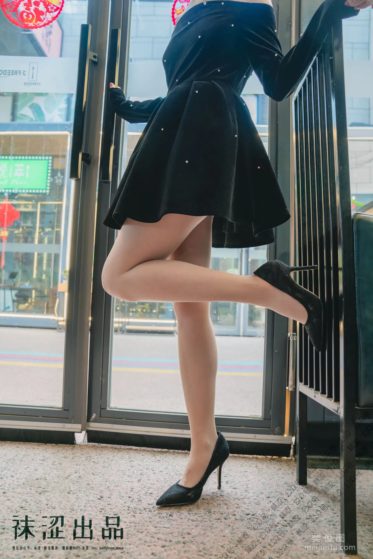 [袜涩] VOL.056 暖暖 - 黑色小礼服9