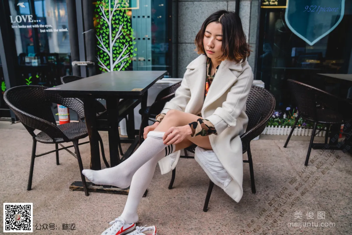 [袜涩] VOL.022 雪梨 - 肉丝搭白色过期袜37
