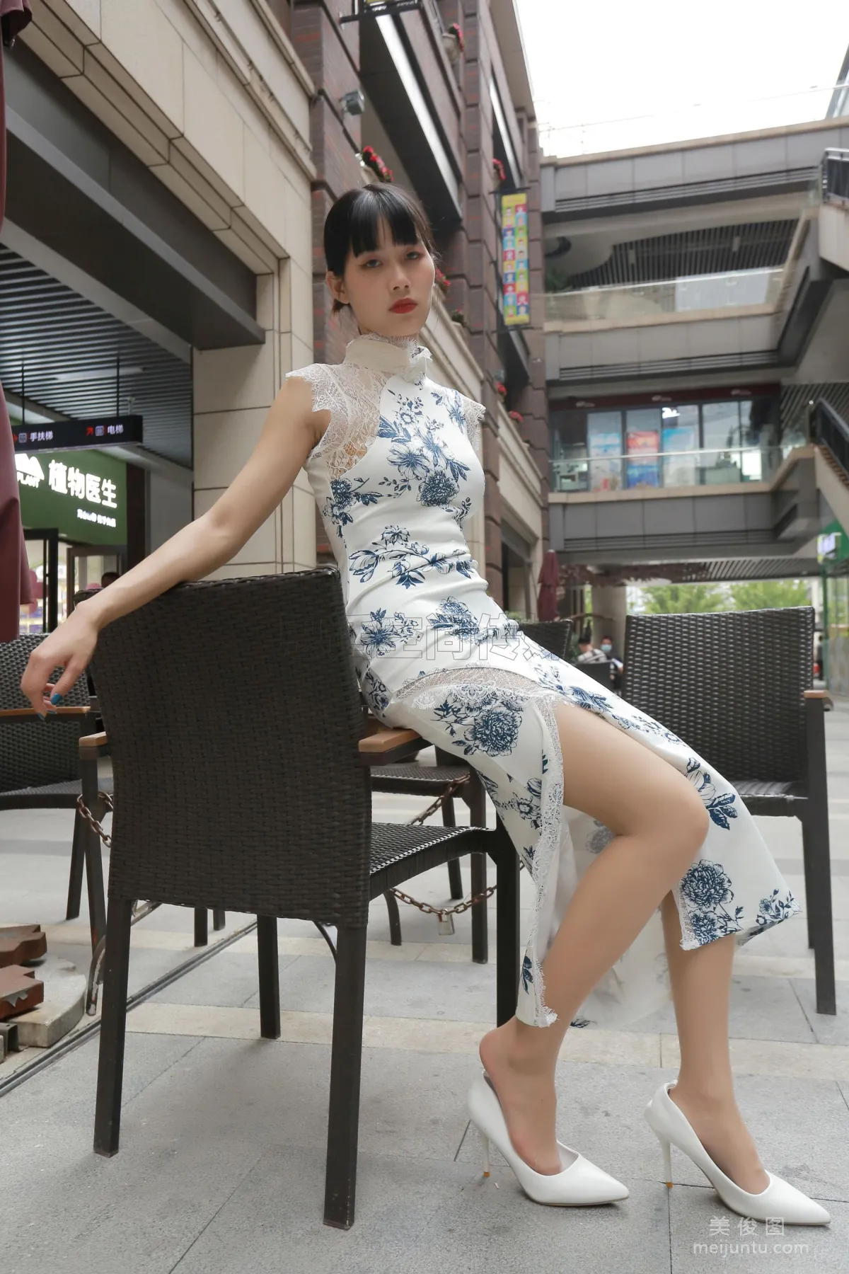 [SiHua] SH187 Shi Shi, Qipao Goddess in Flesh Stockings photo 37