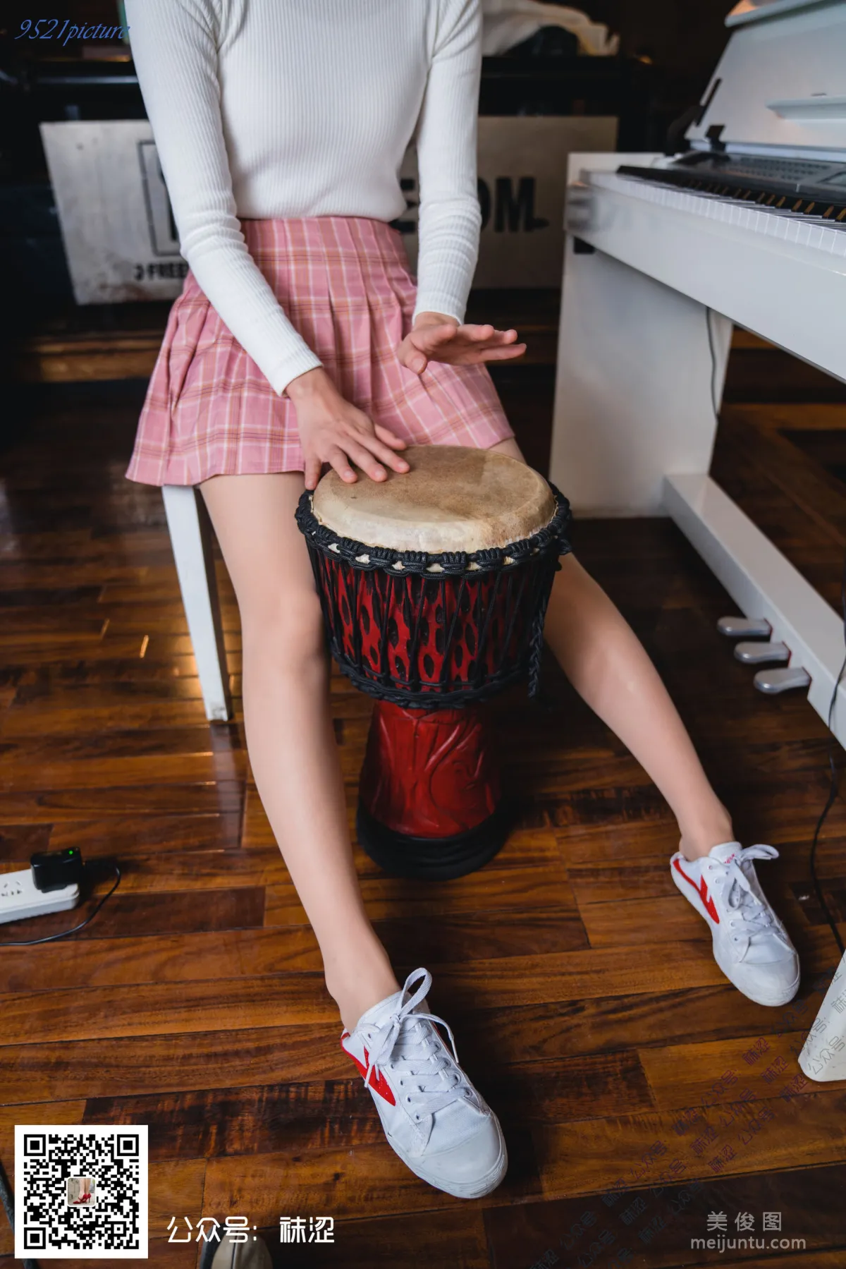 [Wase] VOL.029 Xue Li, Pink Pleated Skirt and Skin-Tone Velvet Stockings photo 26