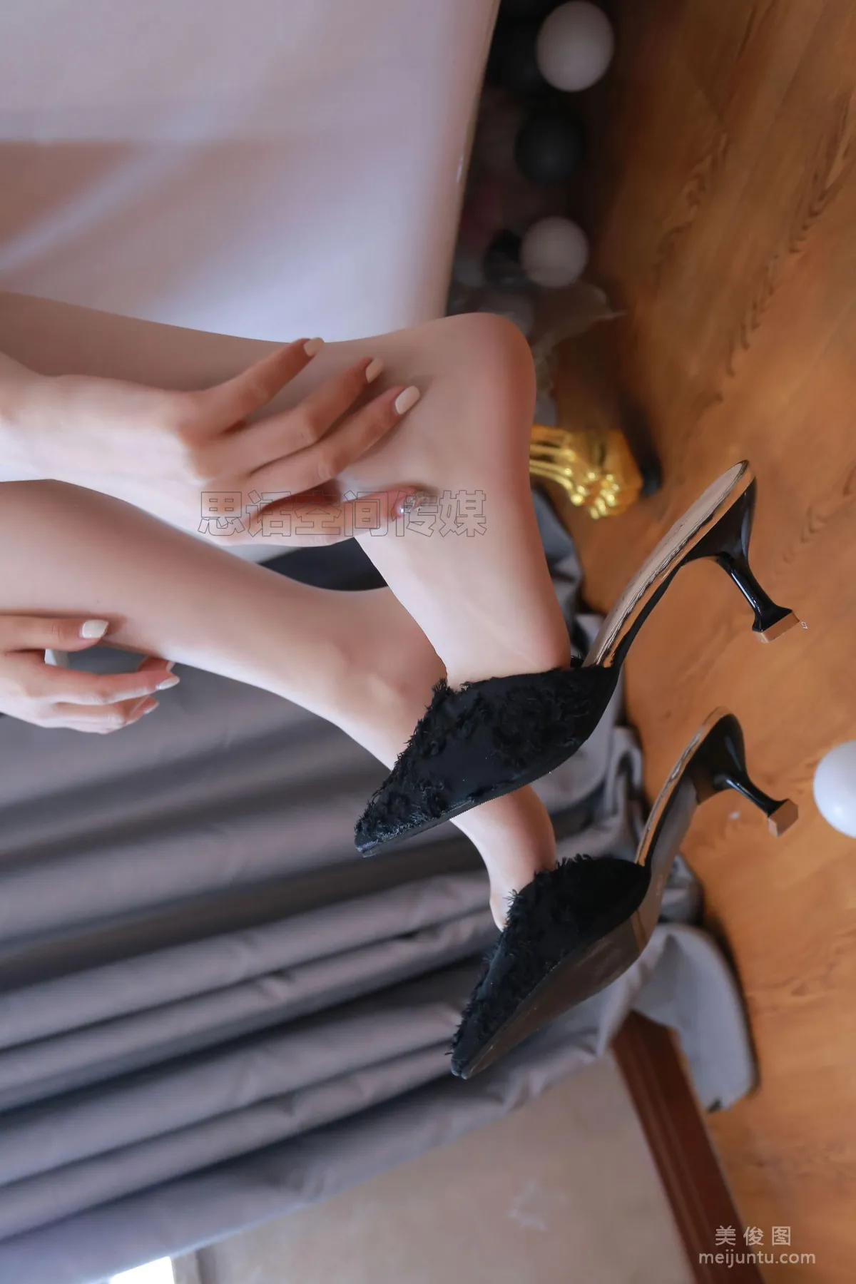 [SiHua] SH176 Xiao Die - Beautiful Legs Girl on a Balloon Ball photo 17
