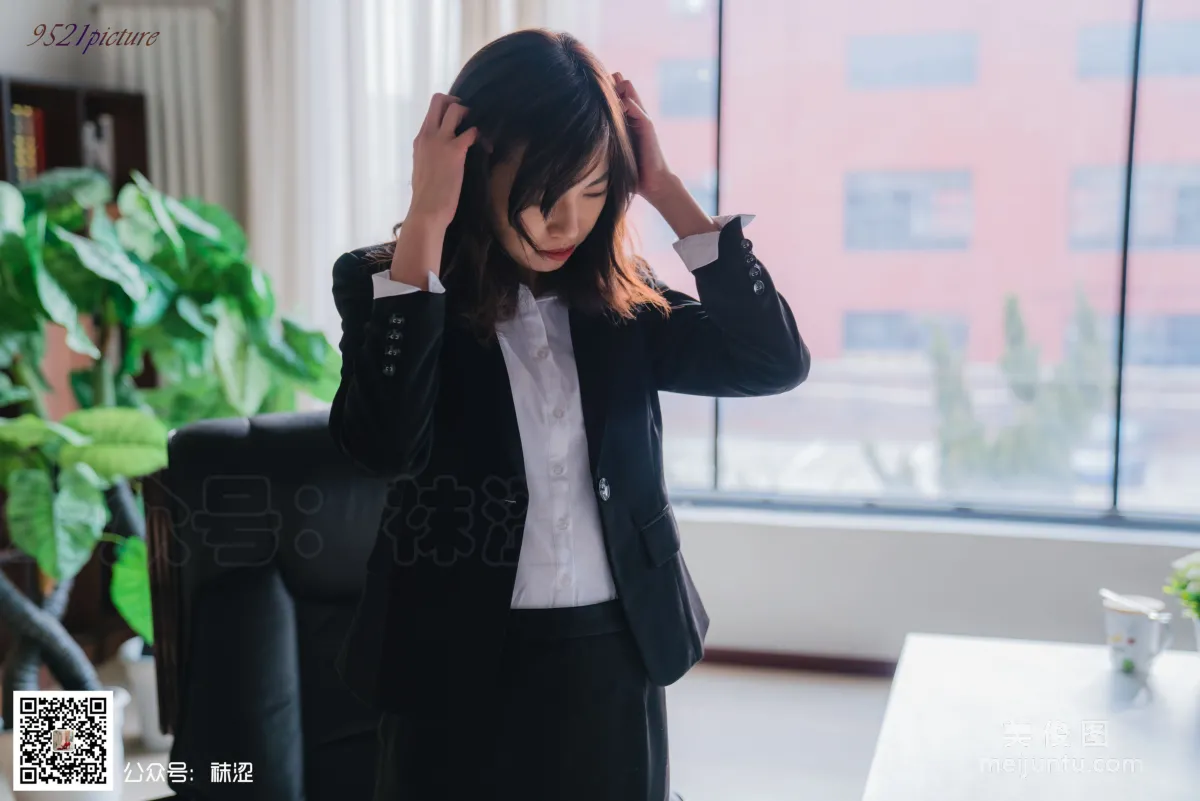 [袜涩] VOL.019 乐乐 - 腿神职业装1