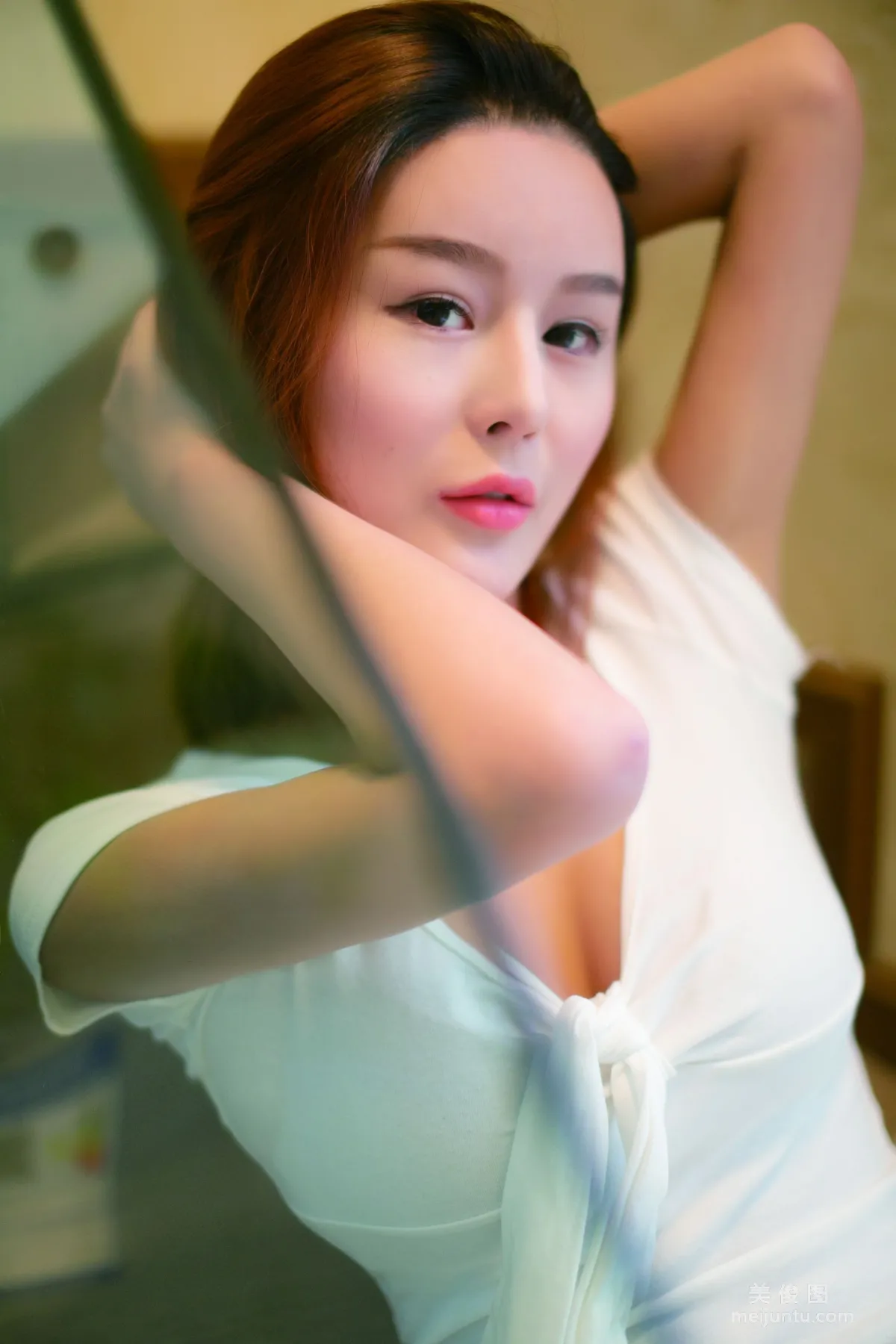 [GIRLISS] Liang Bing - Indoor 1 Meat Stockings Beautiful Legs Photo Set photo 23
