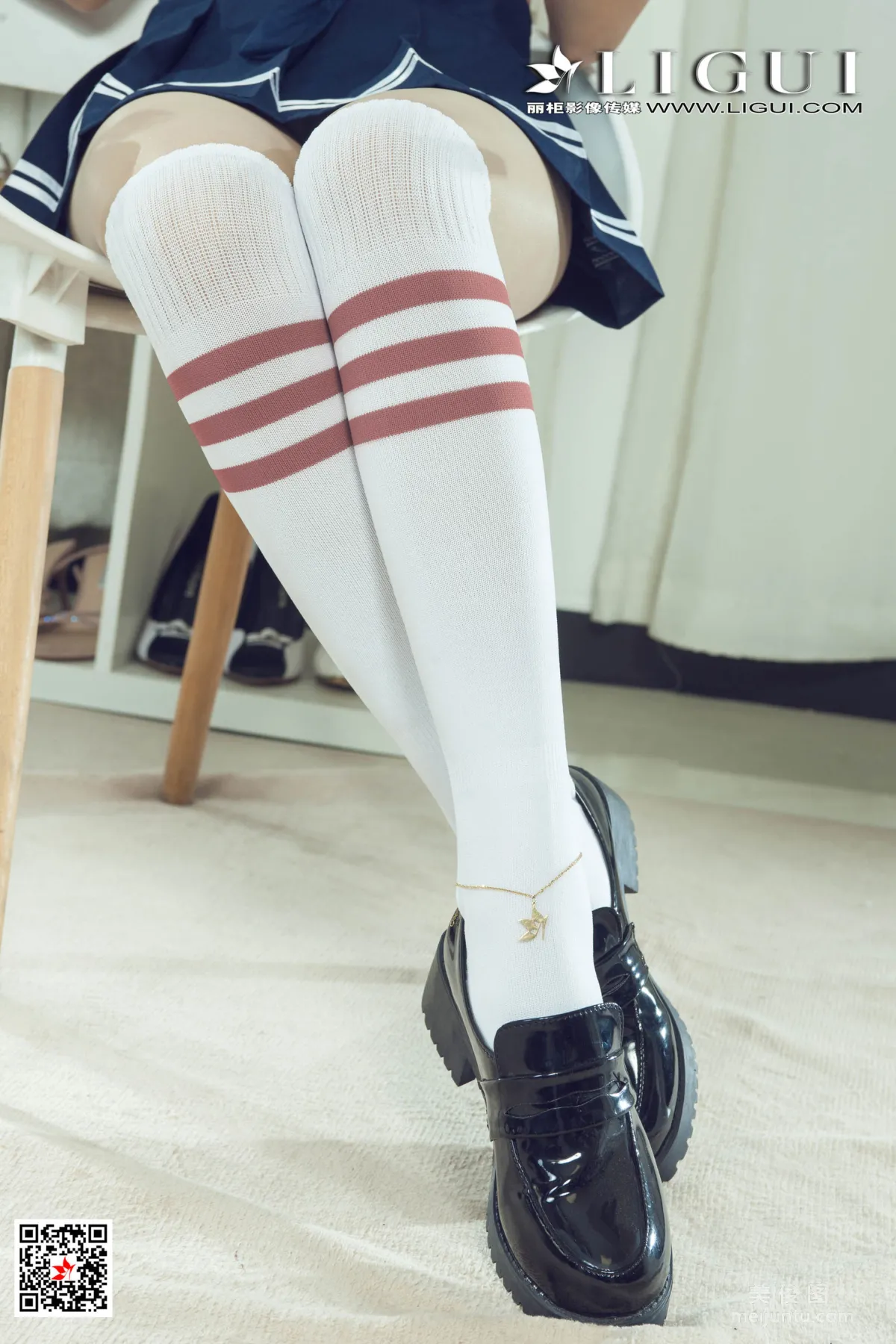 [Ligui] Model Pan Pan, Glasses Girl JK Uniform Stockings and Feet photo 4