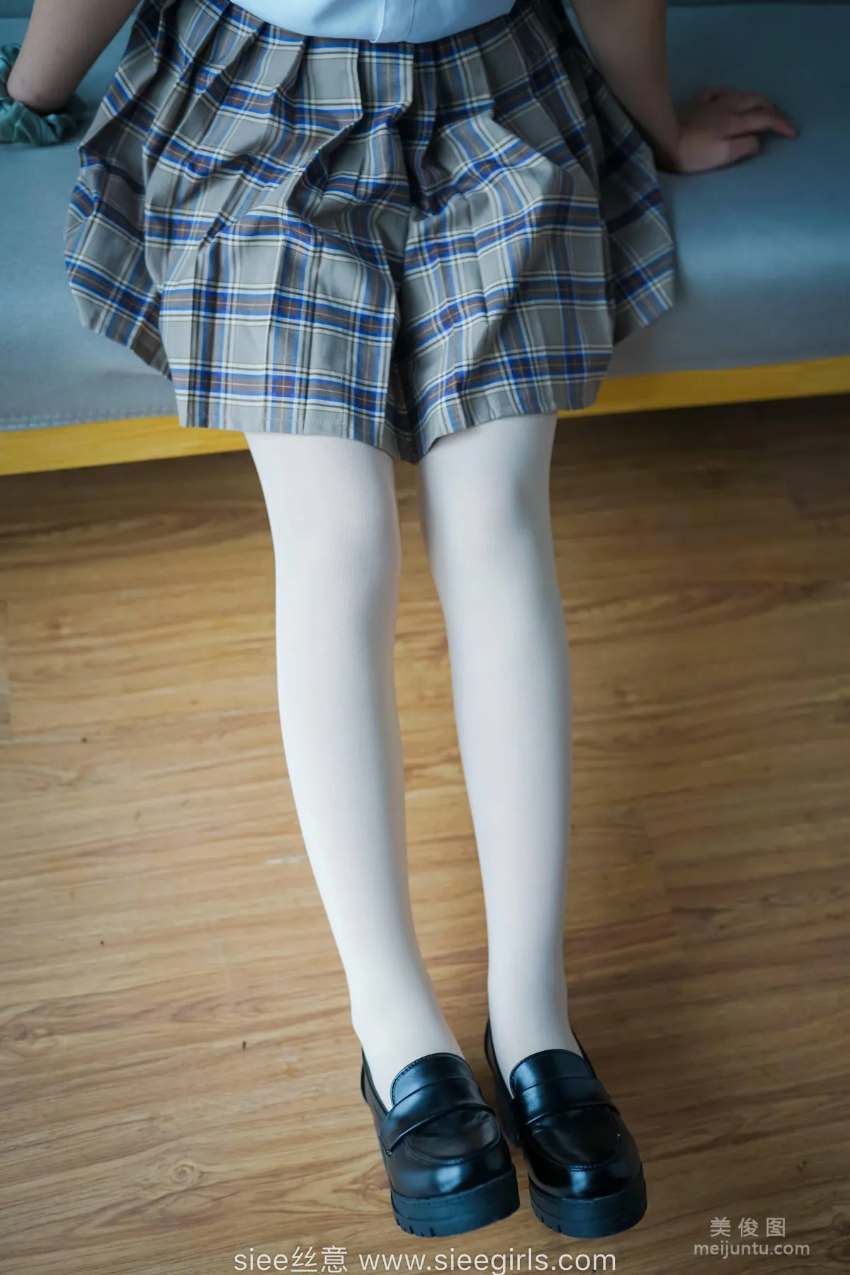 [絲意SIEE] No.472 文文 - 小皮鞋學生裝，厚肉絲 19