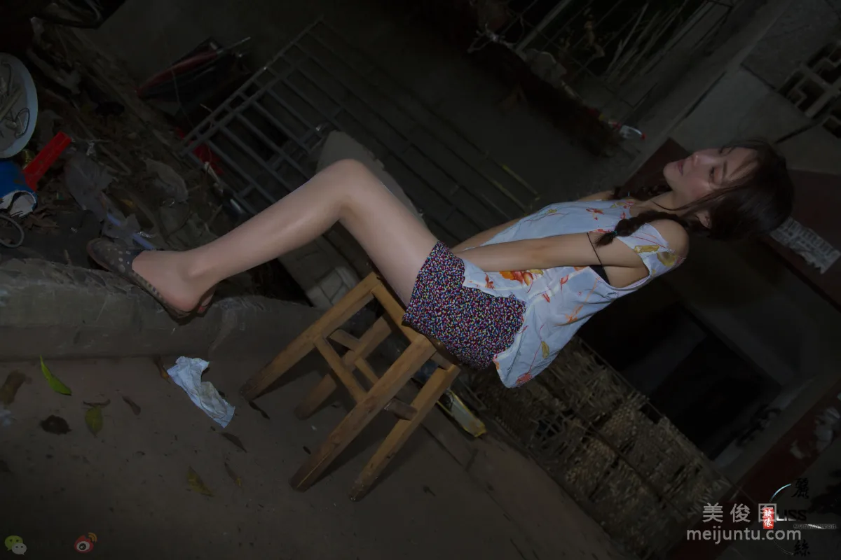 [丽丝映像GIRLISS] 捡垃圾的小姑娘 写真套图9
