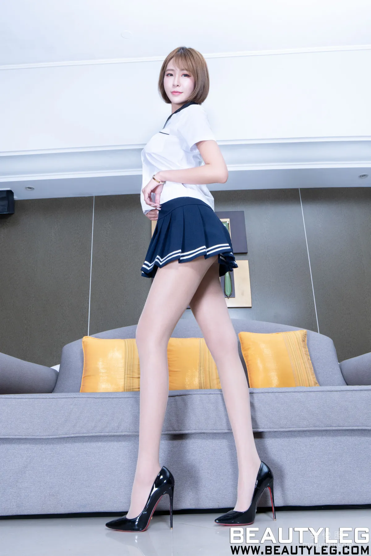 [Beautyleg] No.2014 Winnie - 肉丝+黑丝+制服美腿3