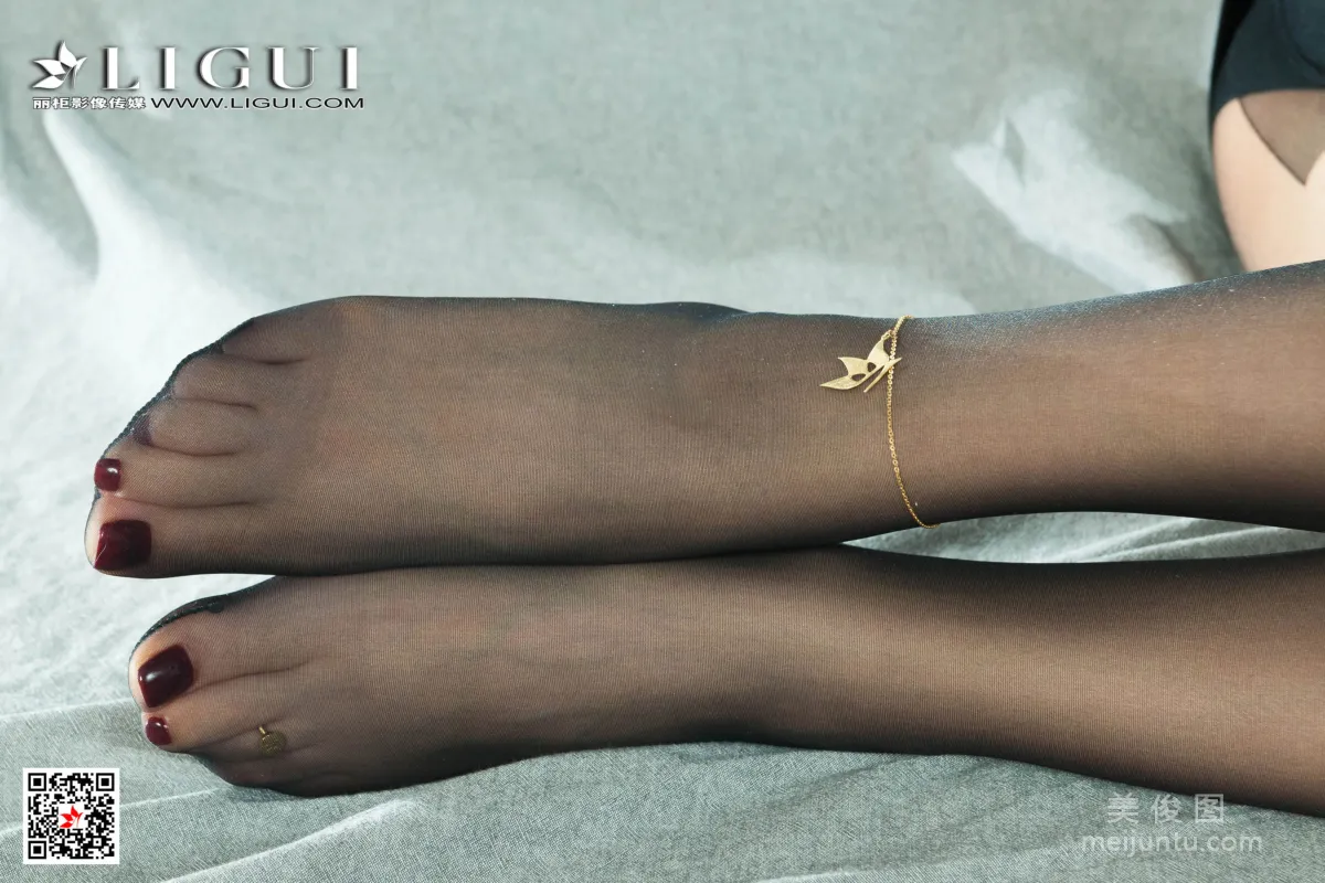 [Ligui] Model Li Tongxue - Black Stockings OL Beautiful Legs and Jade Feet photo 32