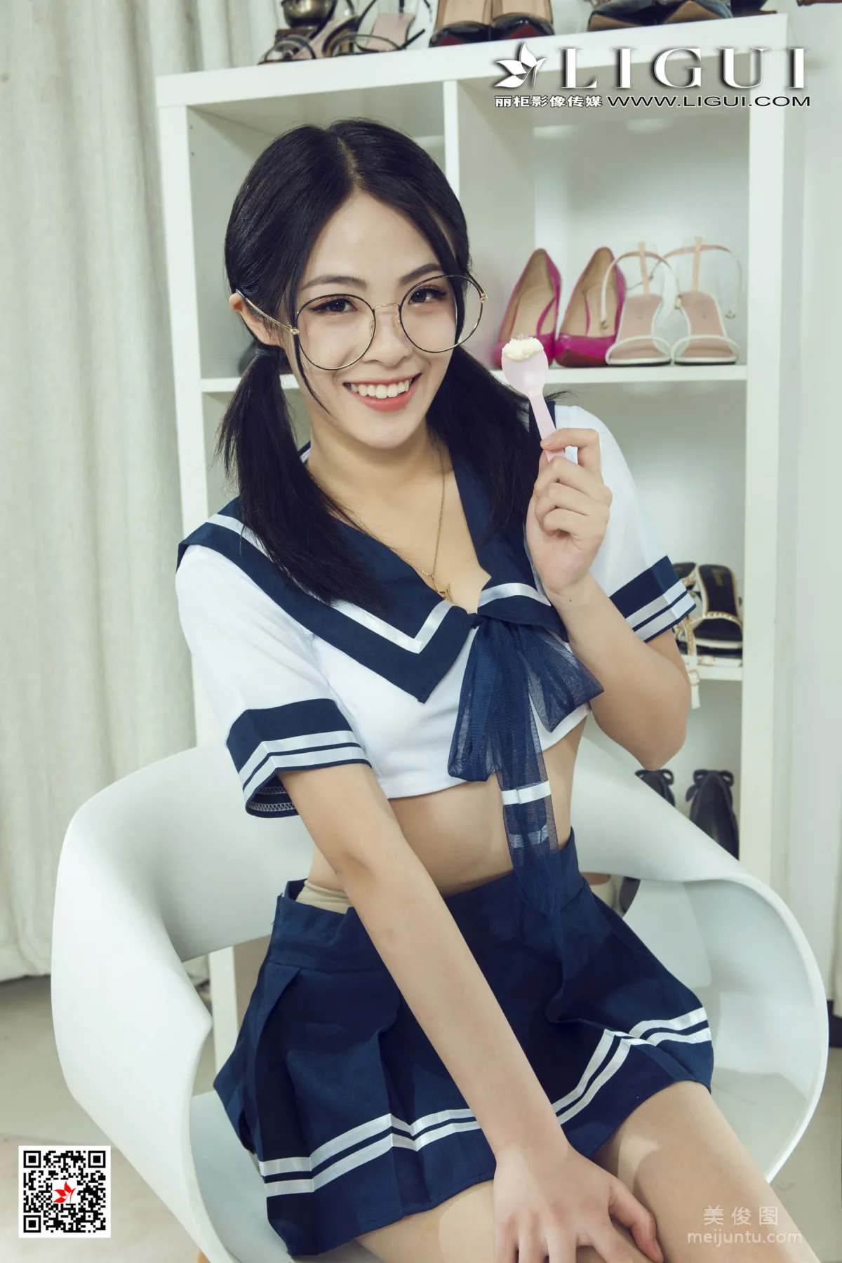 [Ligui] Model Pan Pan, Glasses Girl JK Uniform Stockings and Feet photo 25