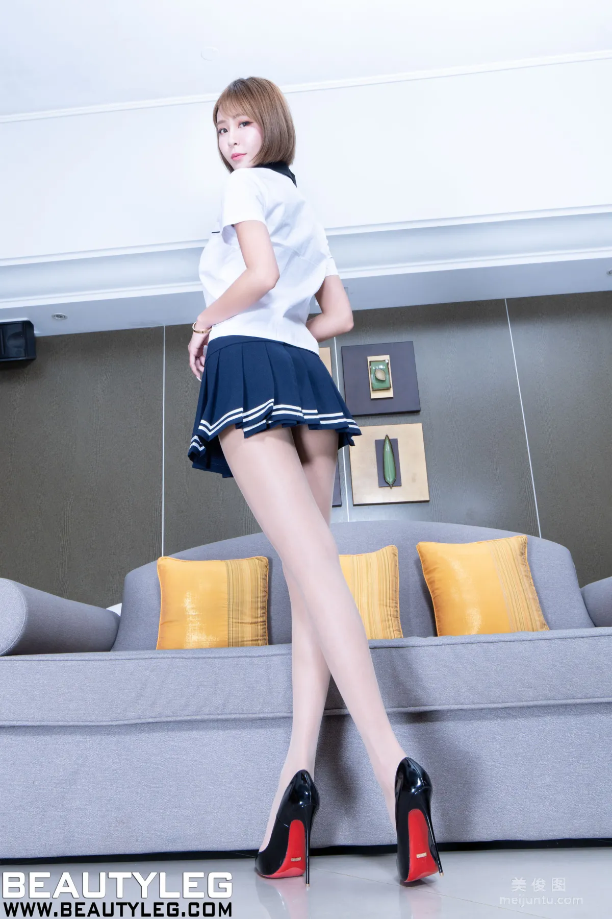 [Beautyleg] No.2014 Winnie - 肉丝+黑丝+制服美腿4
