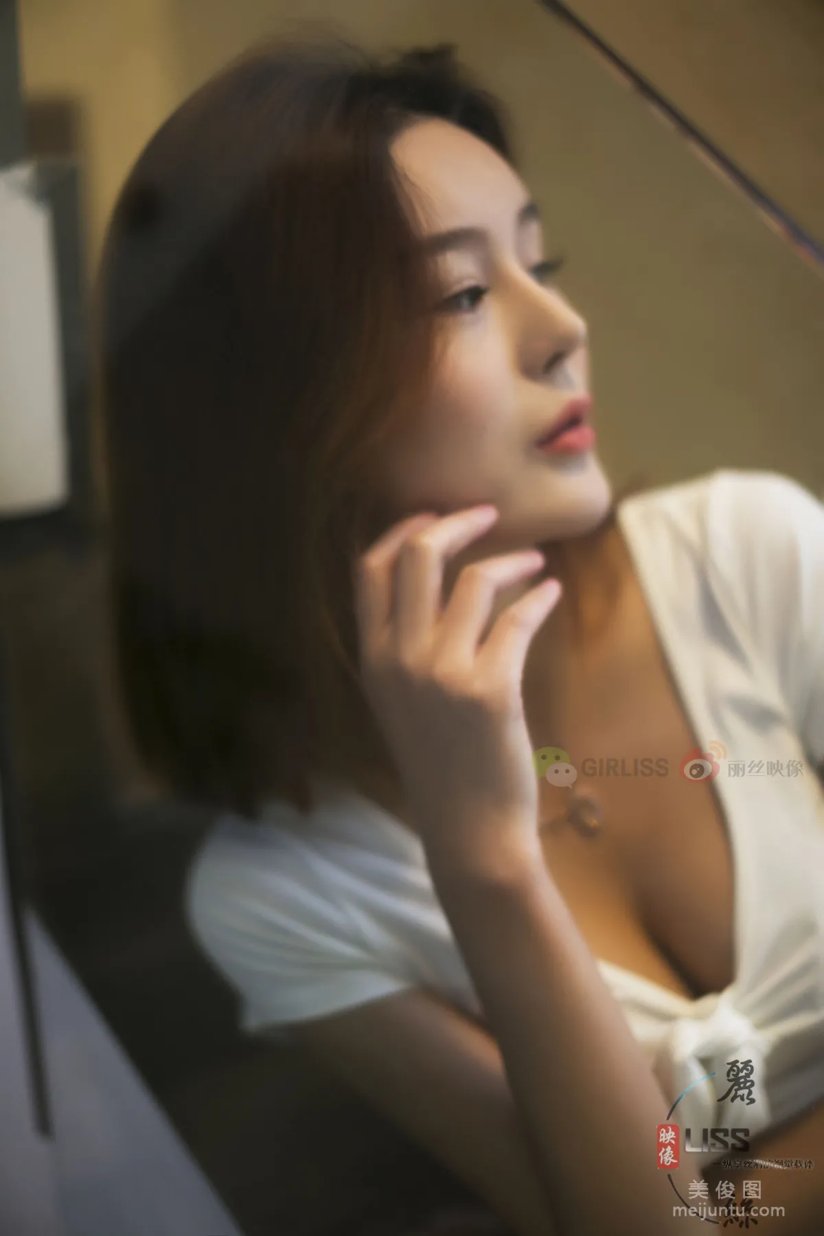 [GIRLISS] Liang Bing - Indoor 1 Meat Stockings Beautiful Legs Photo Set photo 22