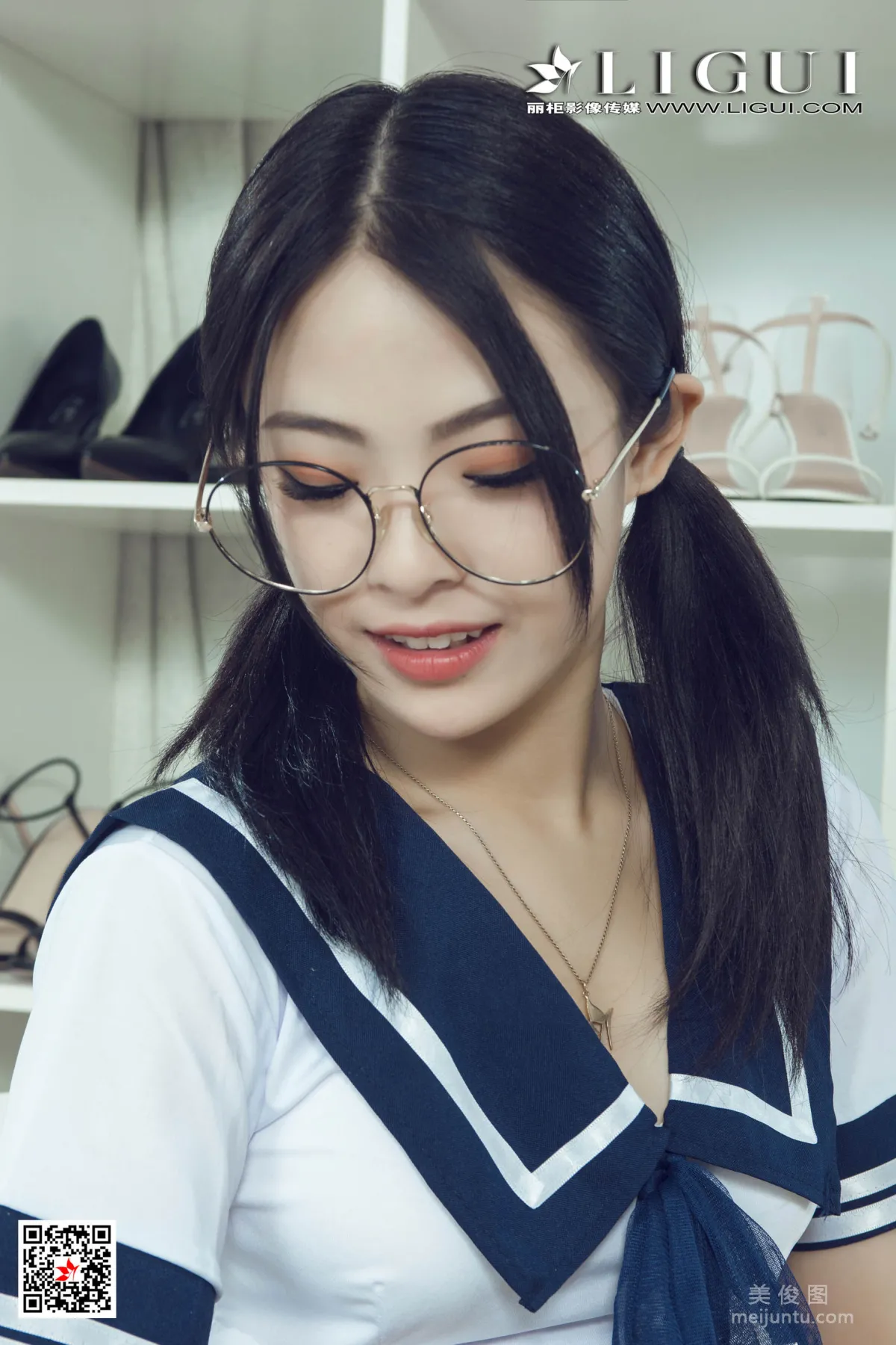 [Ligui] Model Pan Pan, Glasses Girl JK Uniform Stockings and Feet photo 7