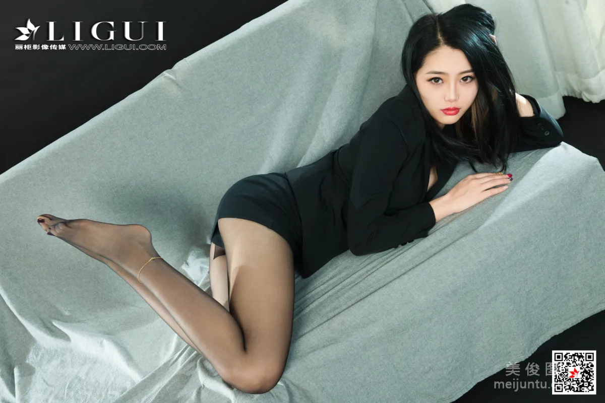 [Ligui] Model Li Tongxue - Black Stockings OL Beautiful Legs and Jade Feet photo 33
